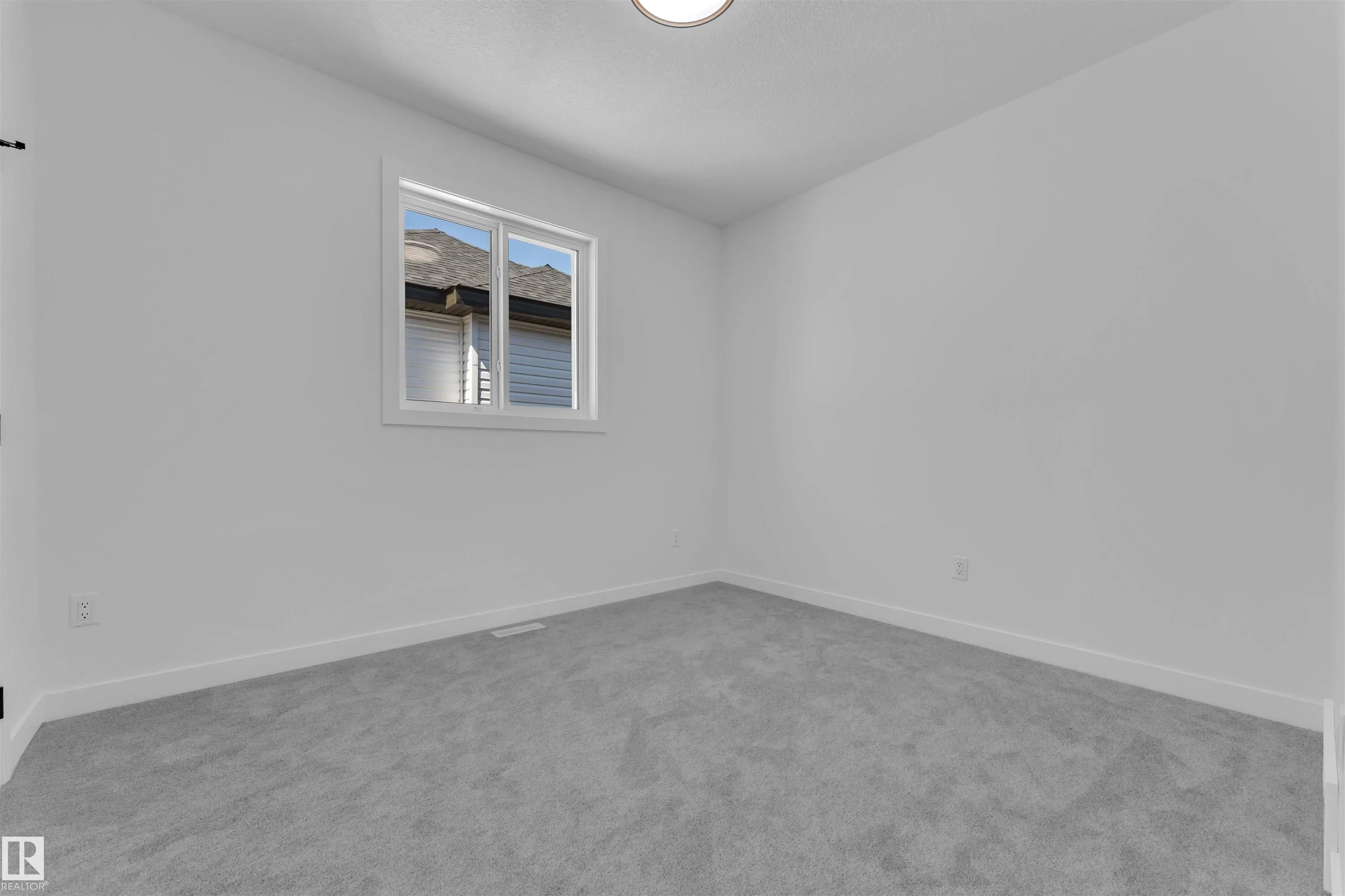 121 Lilac Close