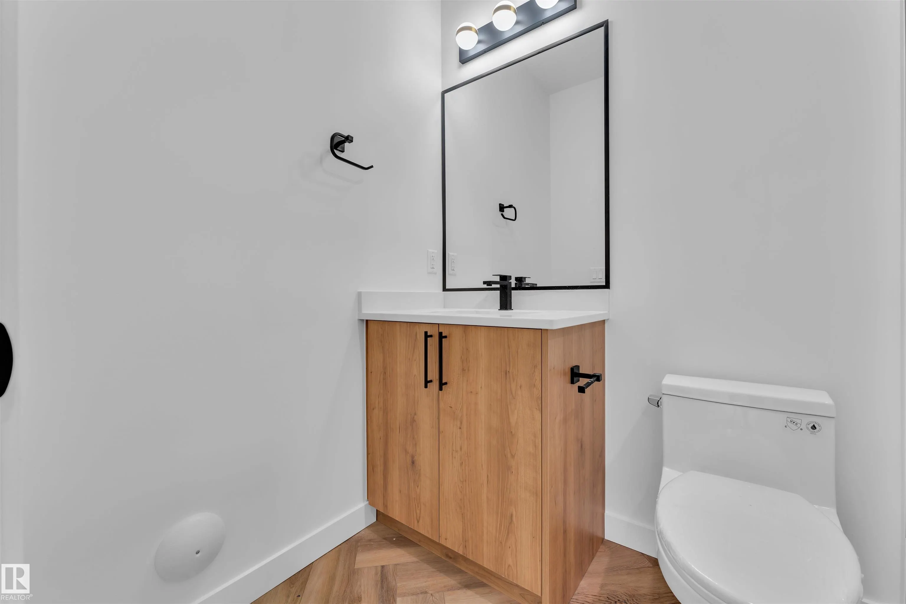 121 Lilac Close
