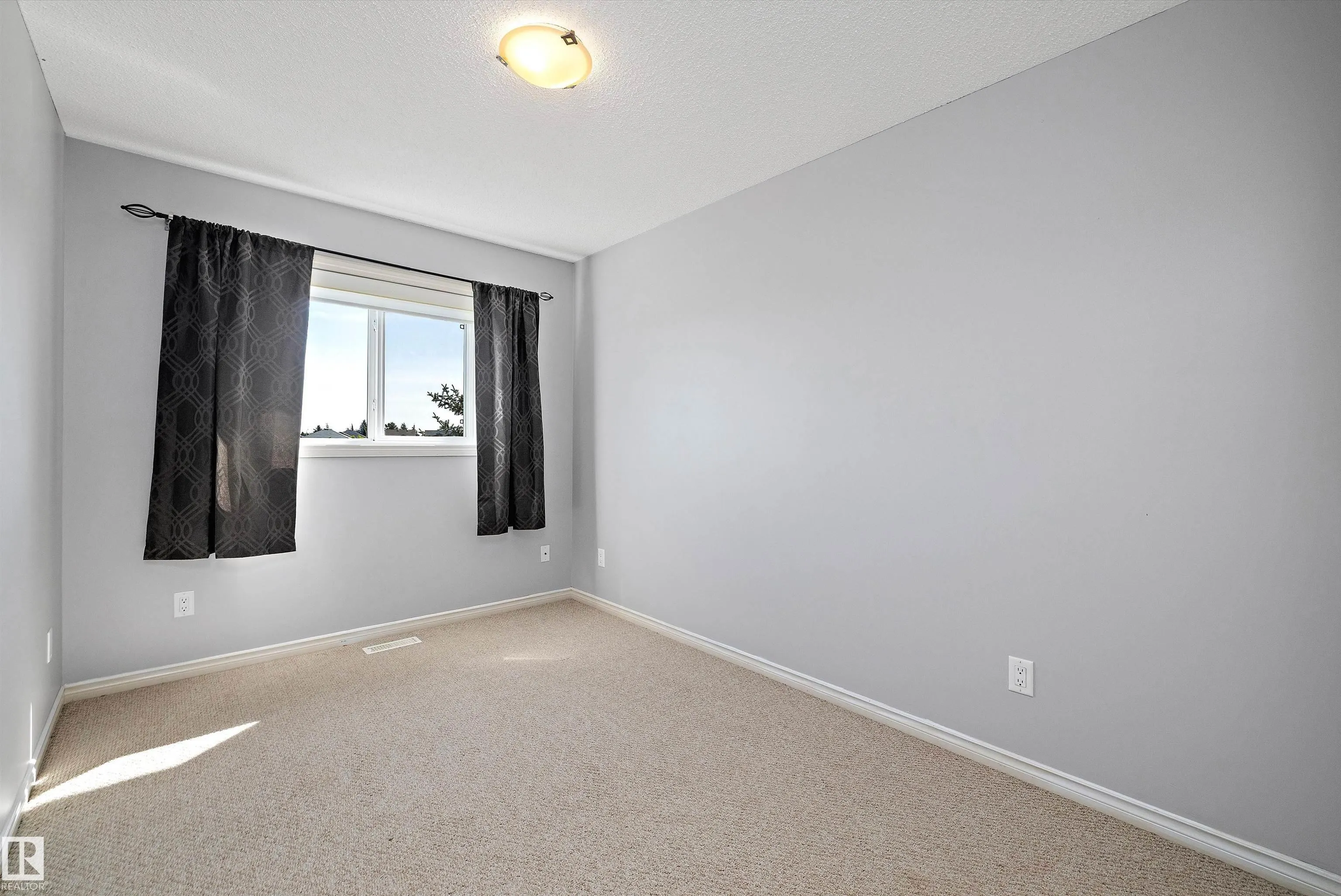 9511 102 Avenue