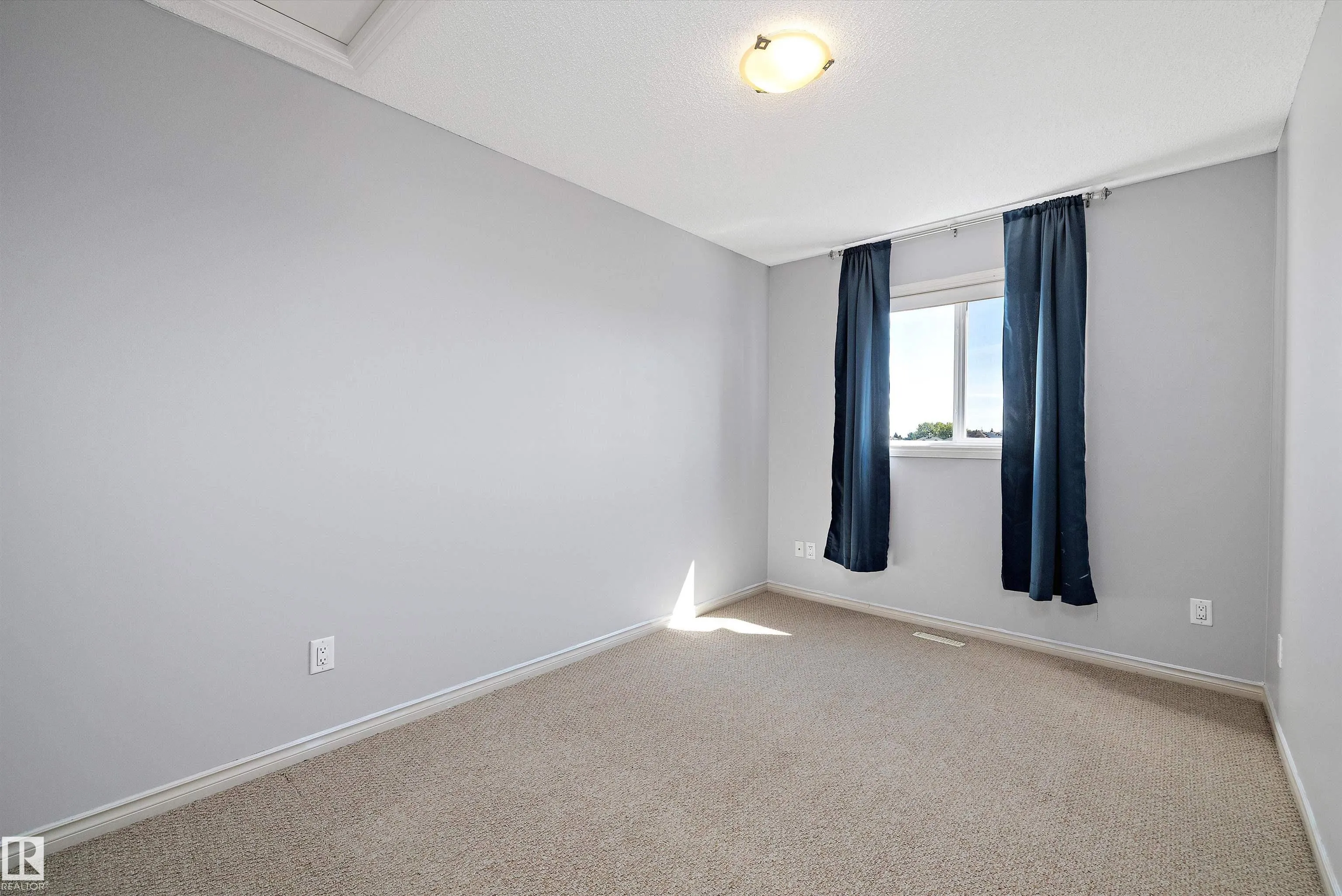 9511 102 Avenue