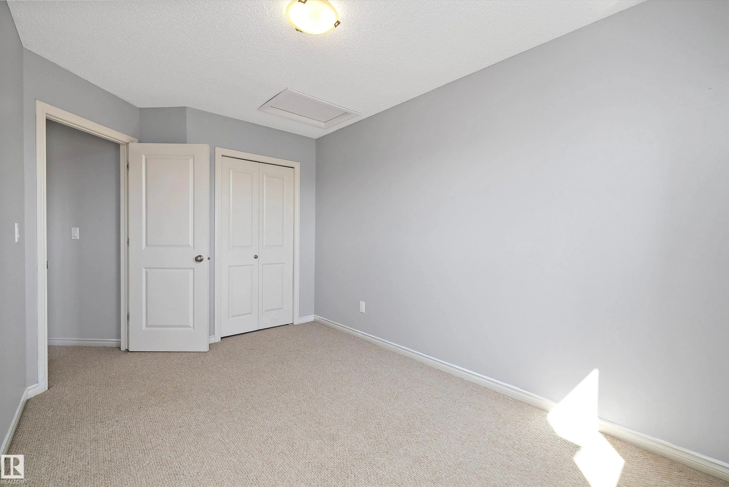 9511 102 Avenue