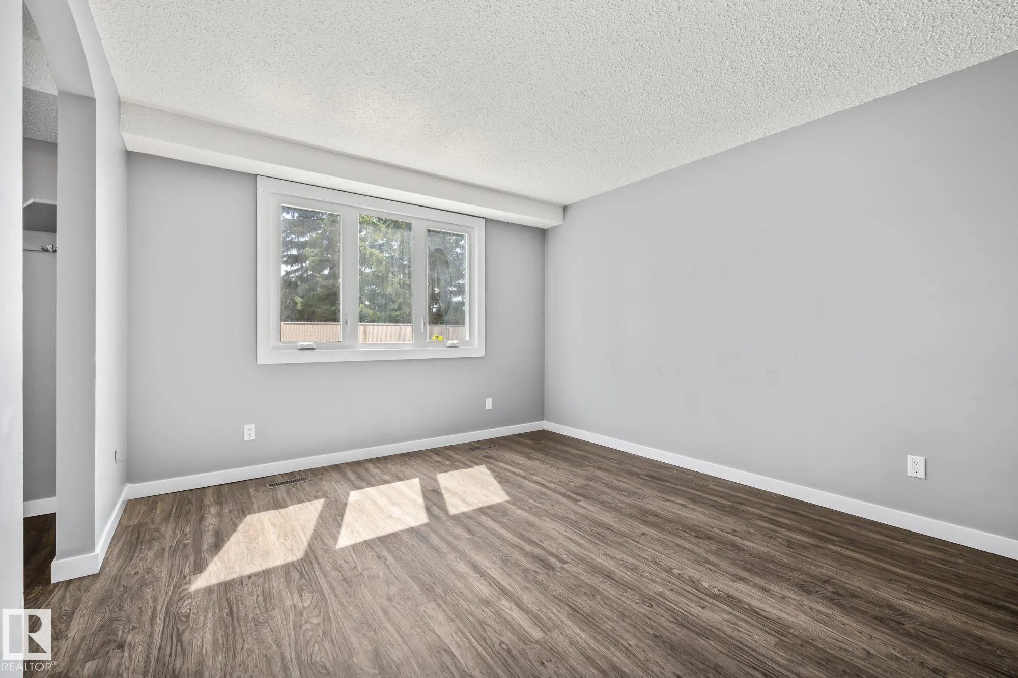 2B CLAREVIEW Village