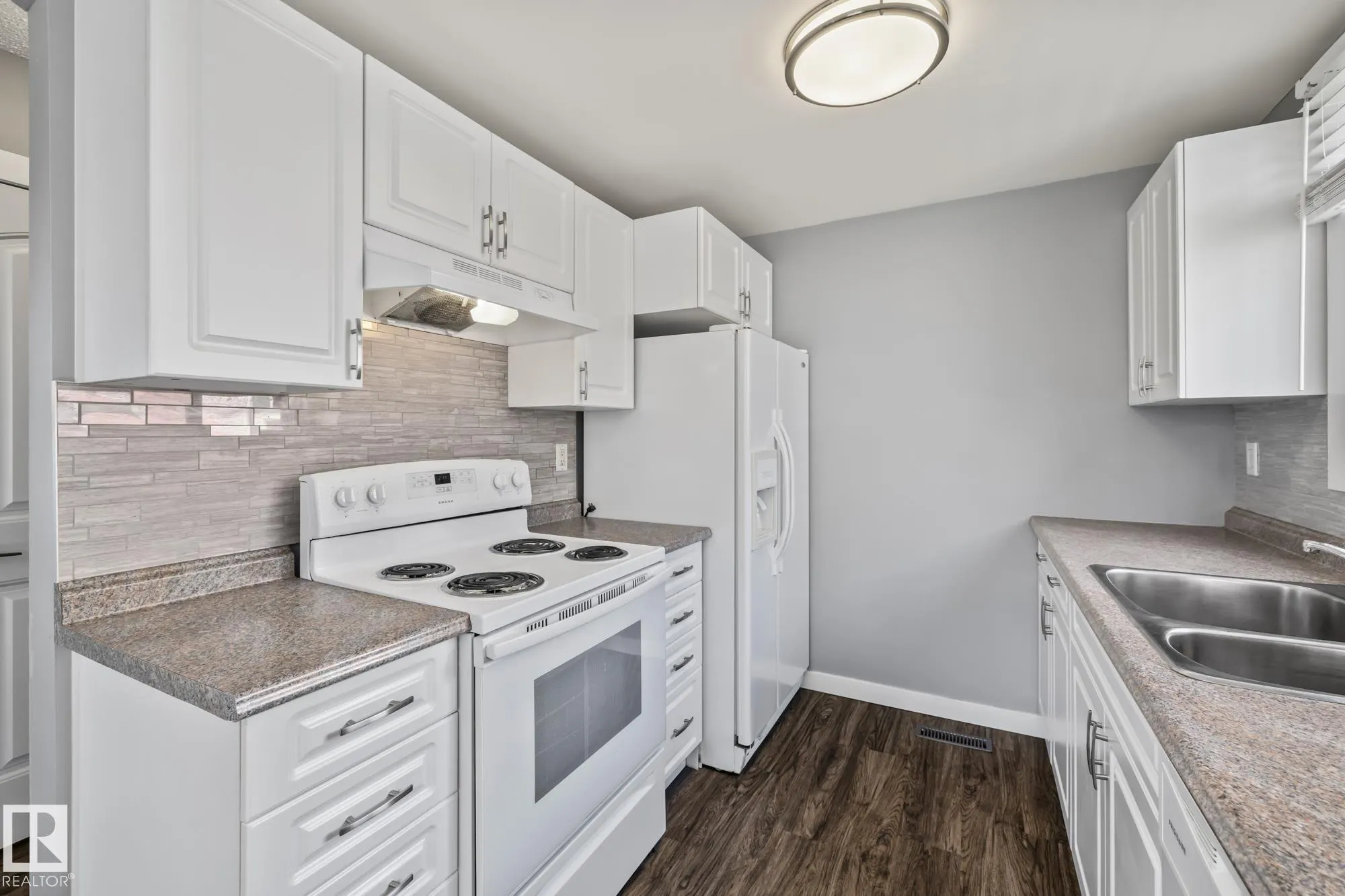 2B CLAREVIEW Village