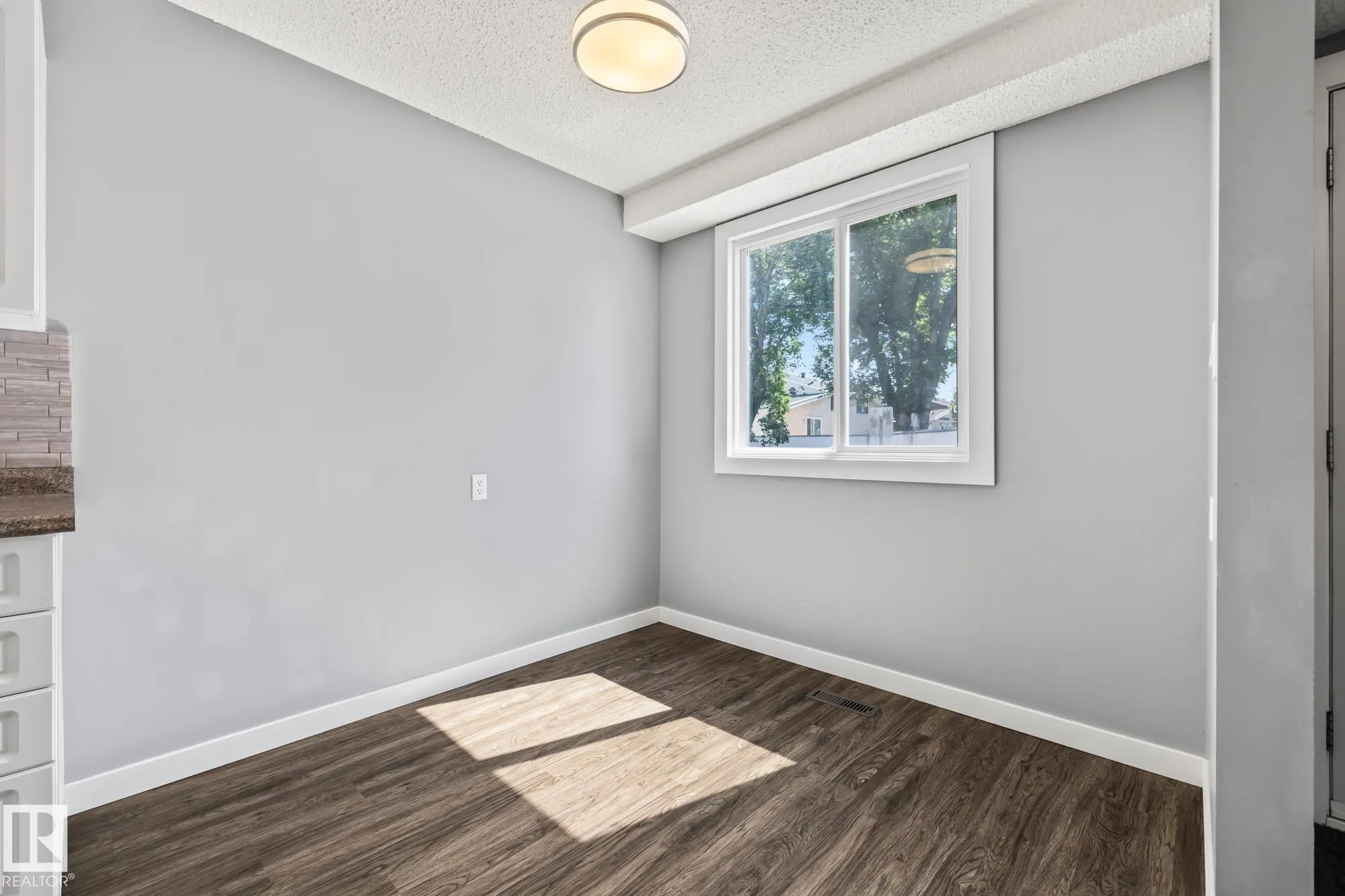 2B CLAREVIEW Village