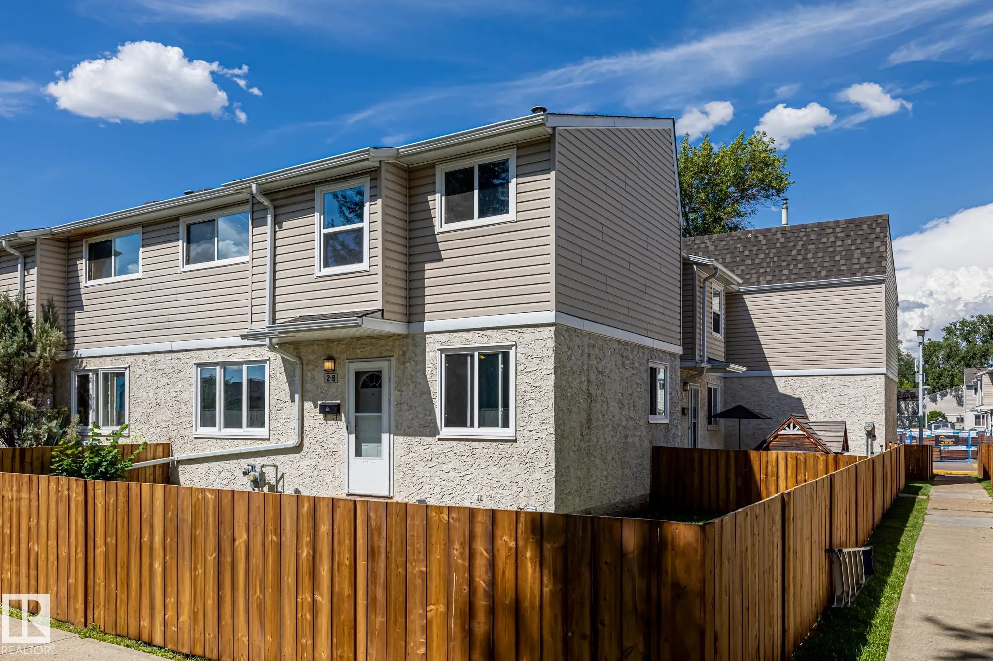 2B CLAREVIEW Village