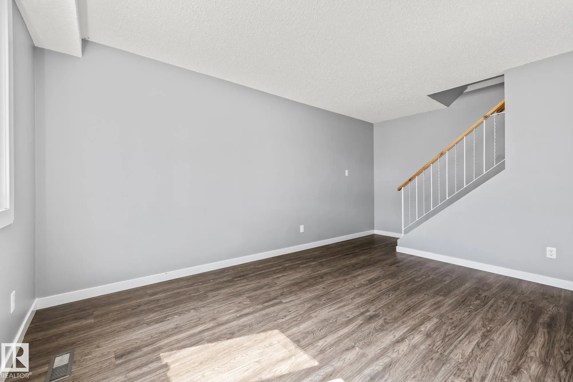 2B CLAREVIEW Village
