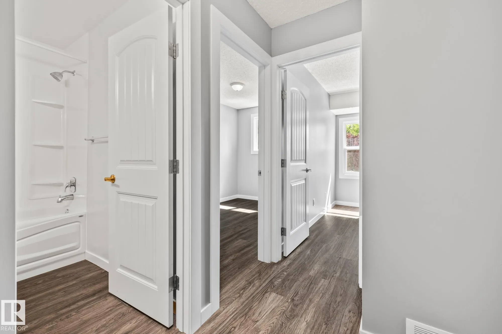 2B CLAREVIEW Village