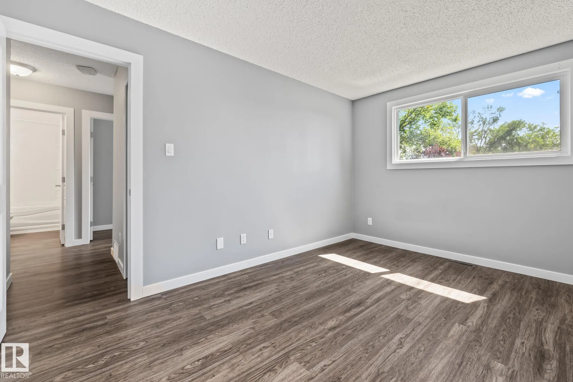 2B CLAREVIEW Village