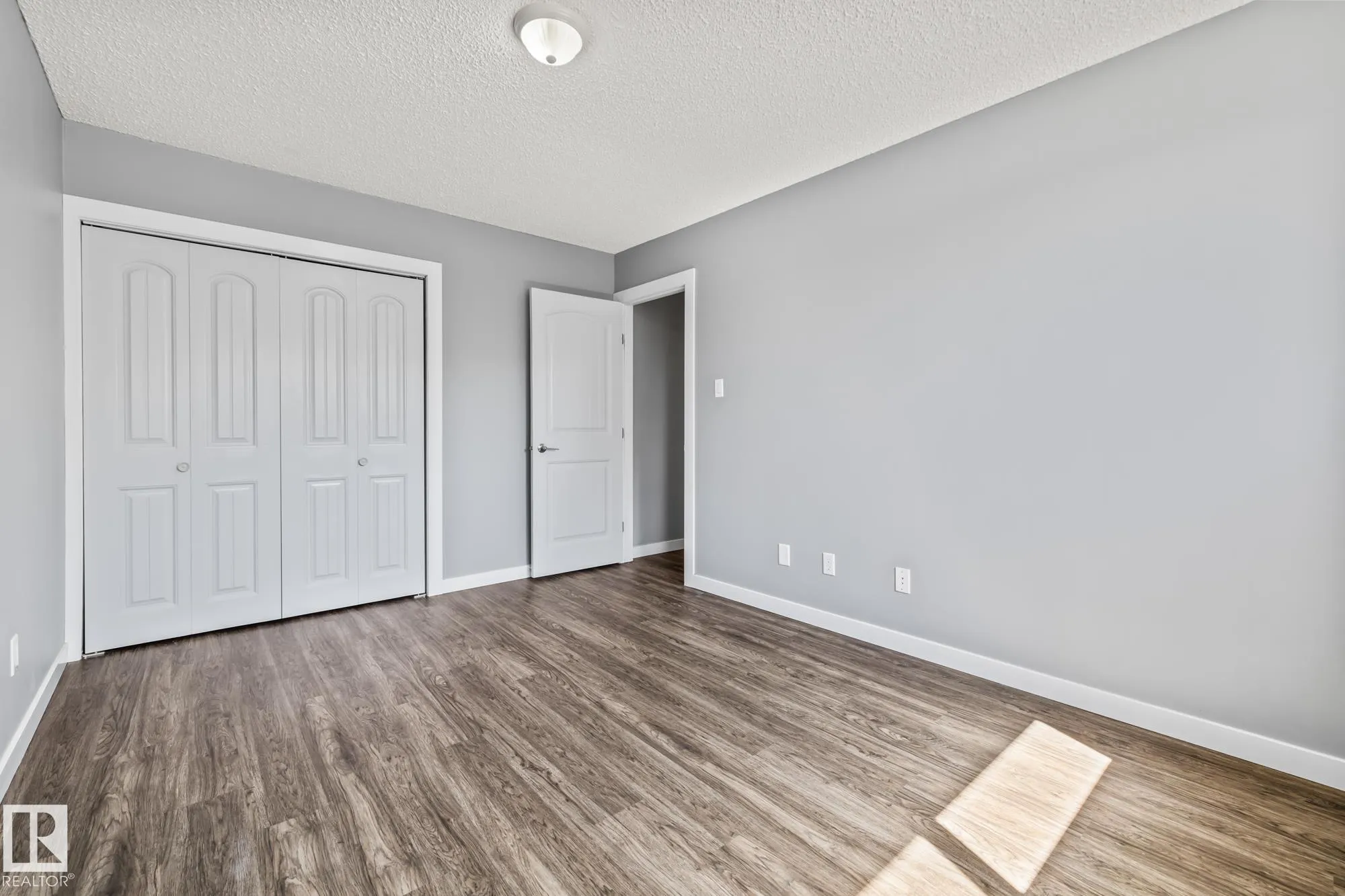 2B CLAREVIEW Village