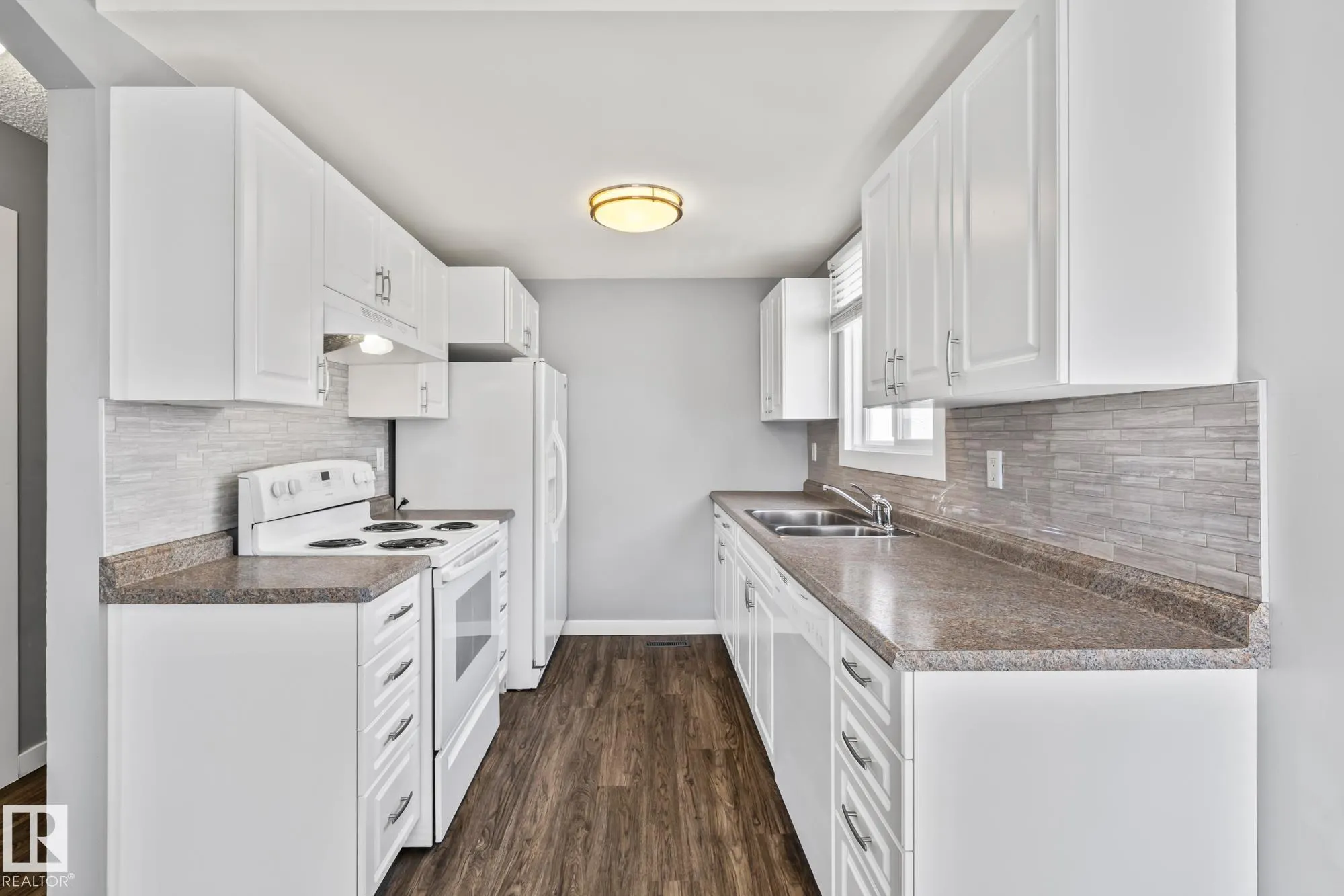 2B CLAREVIEW Village