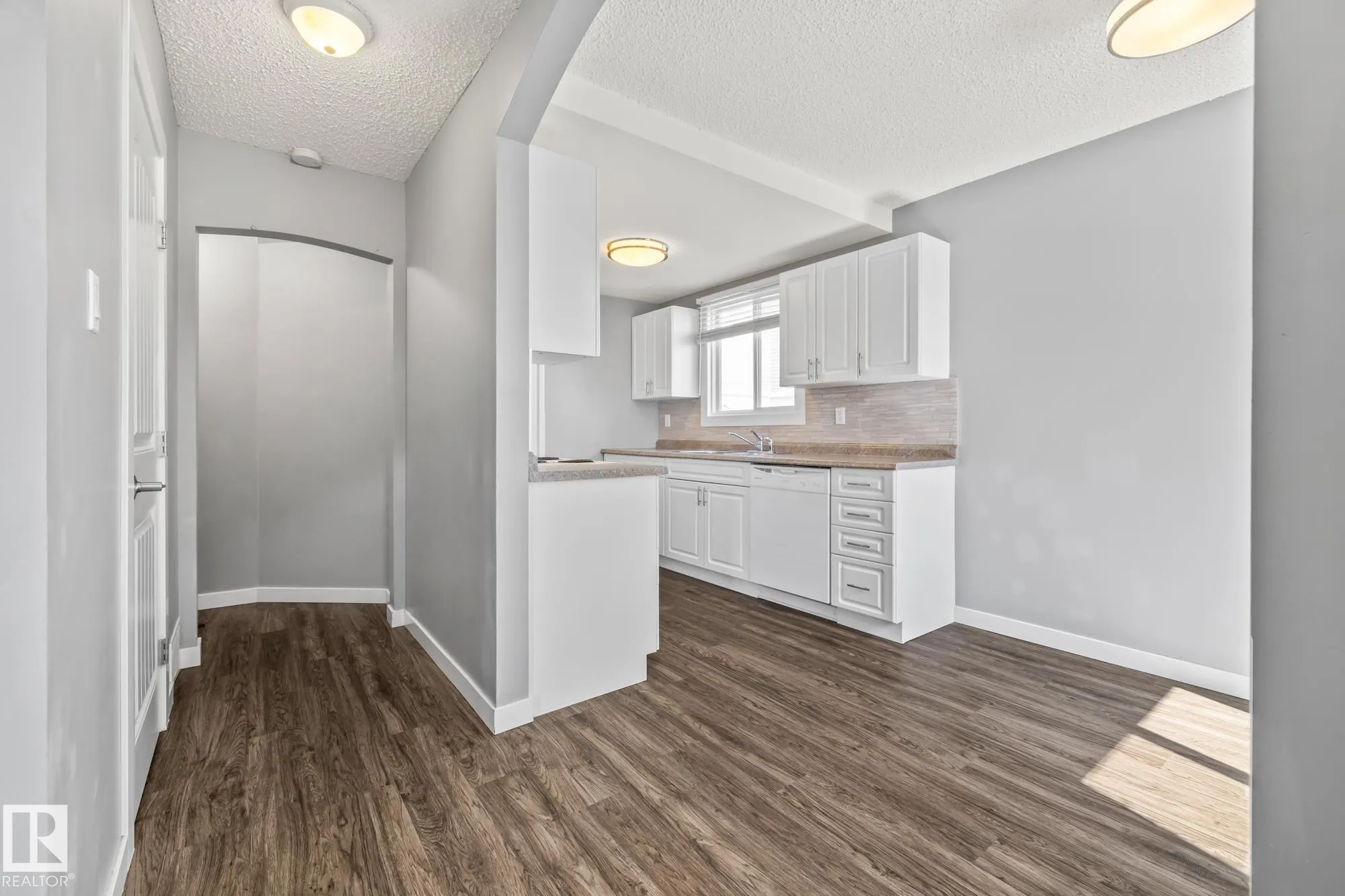 2B CLAREVIEW Village