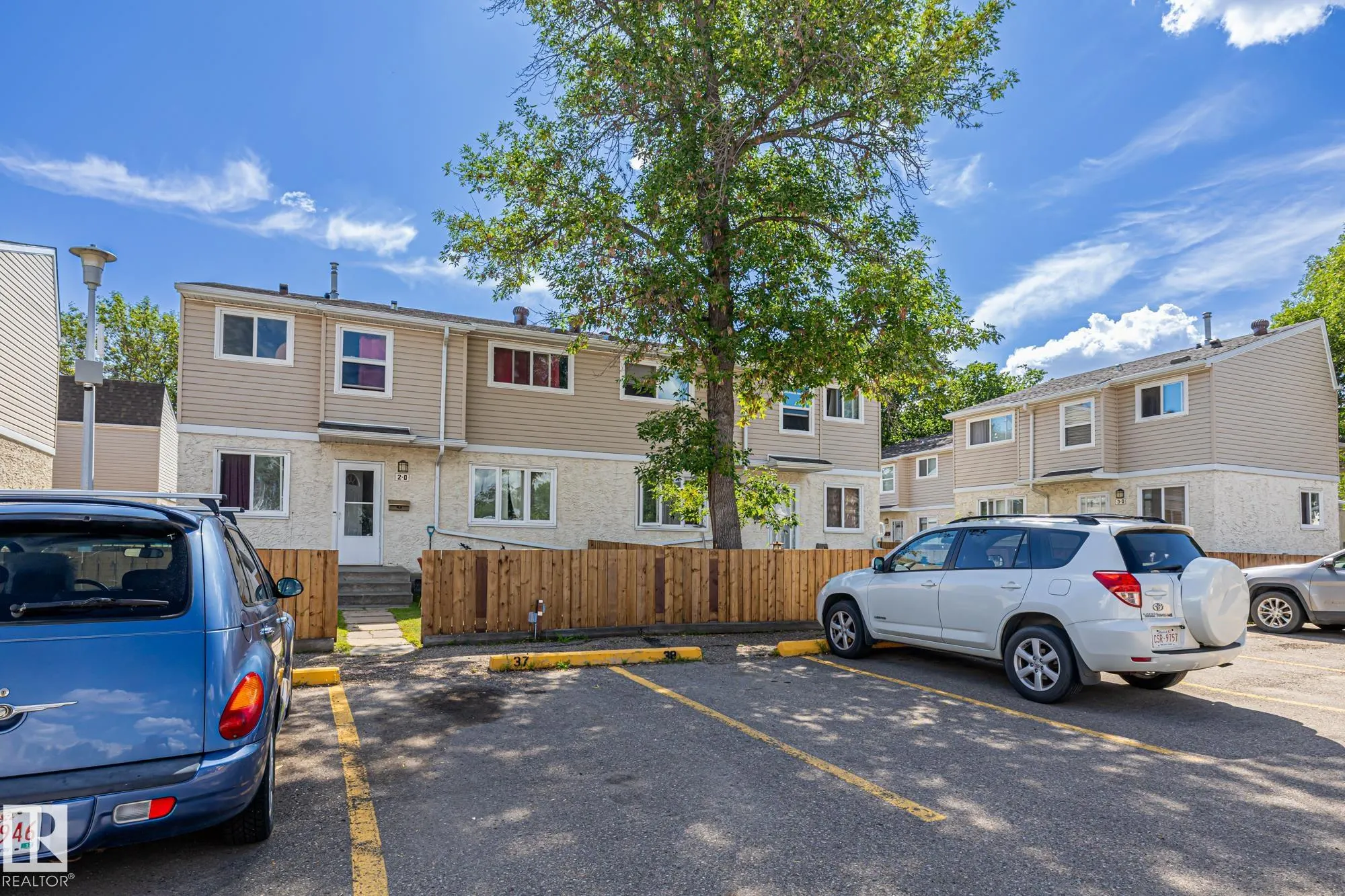 2B CLAREVIEW Village