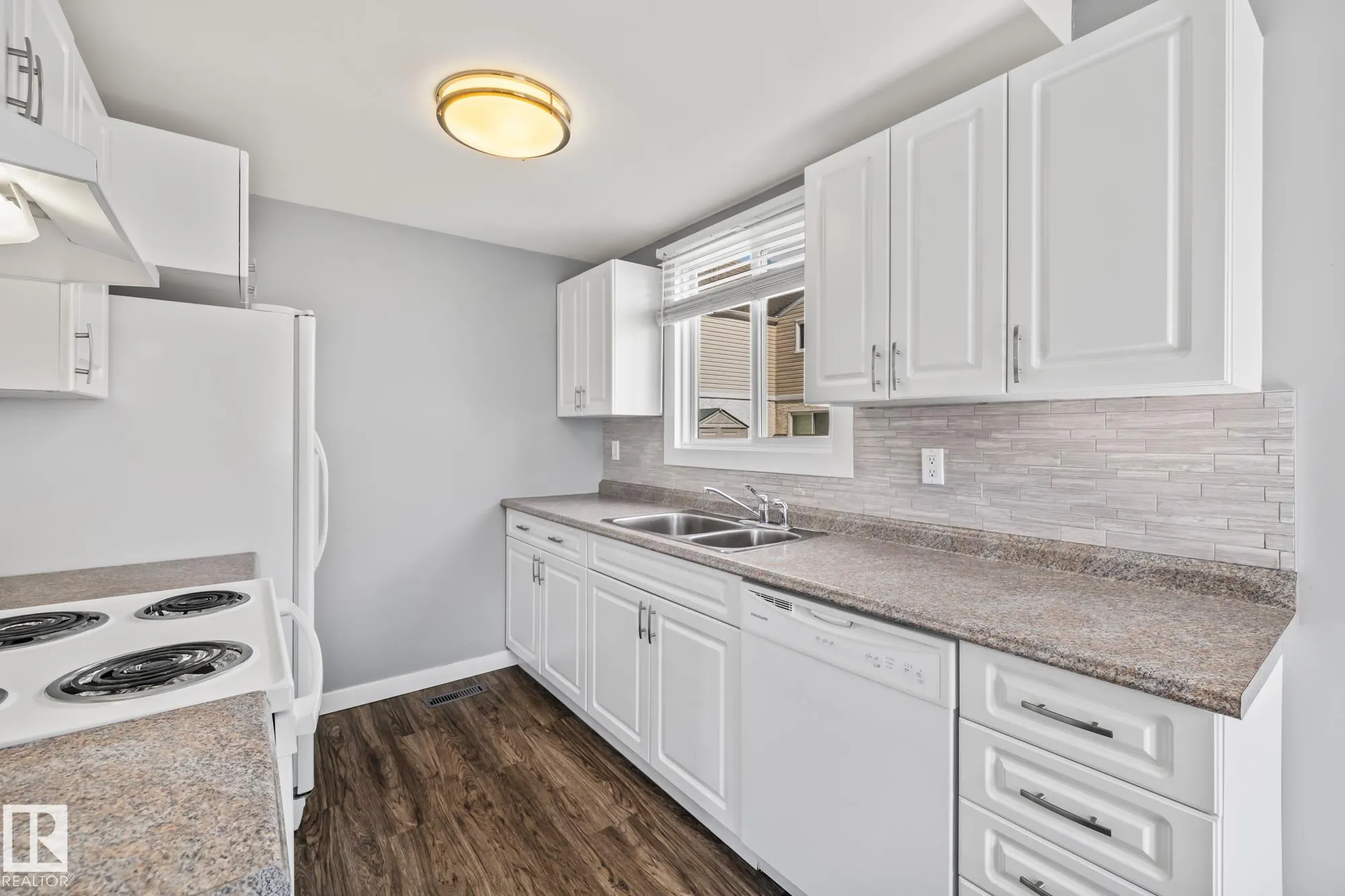 2B CLAREVIEW Village