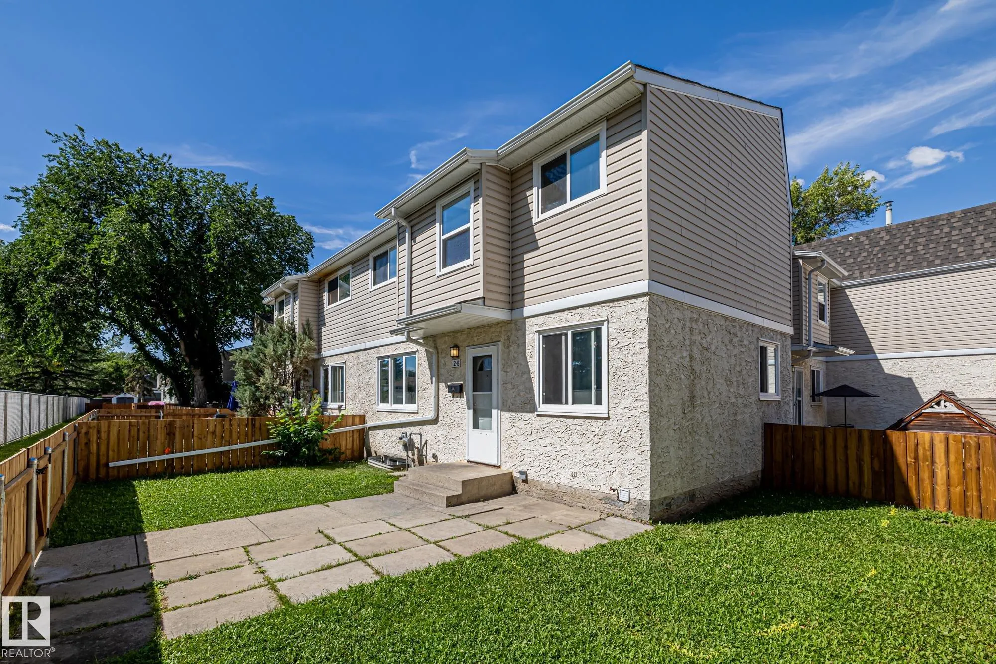 2B CLAREVIEW Village