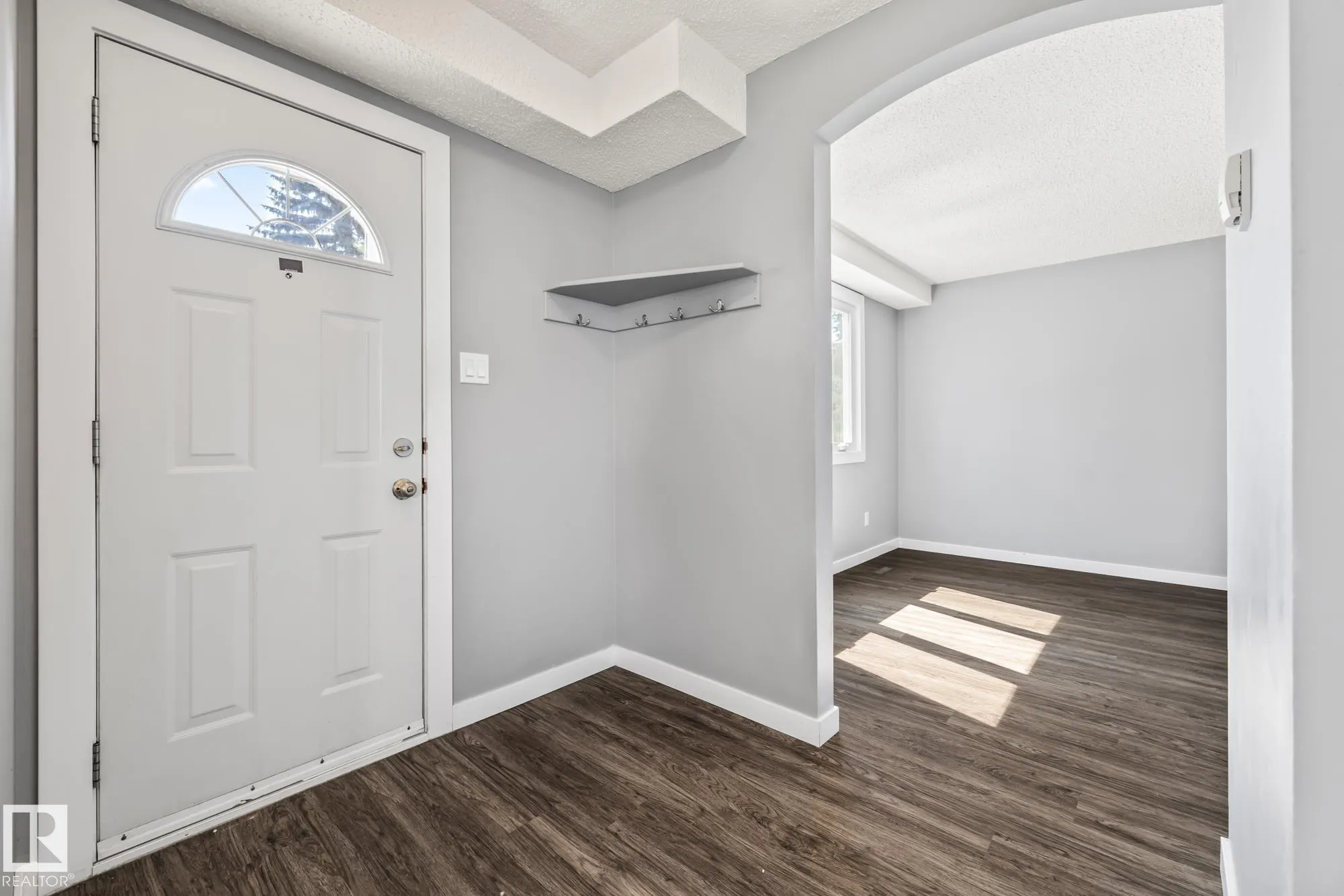 2B CLAREVIEW Village