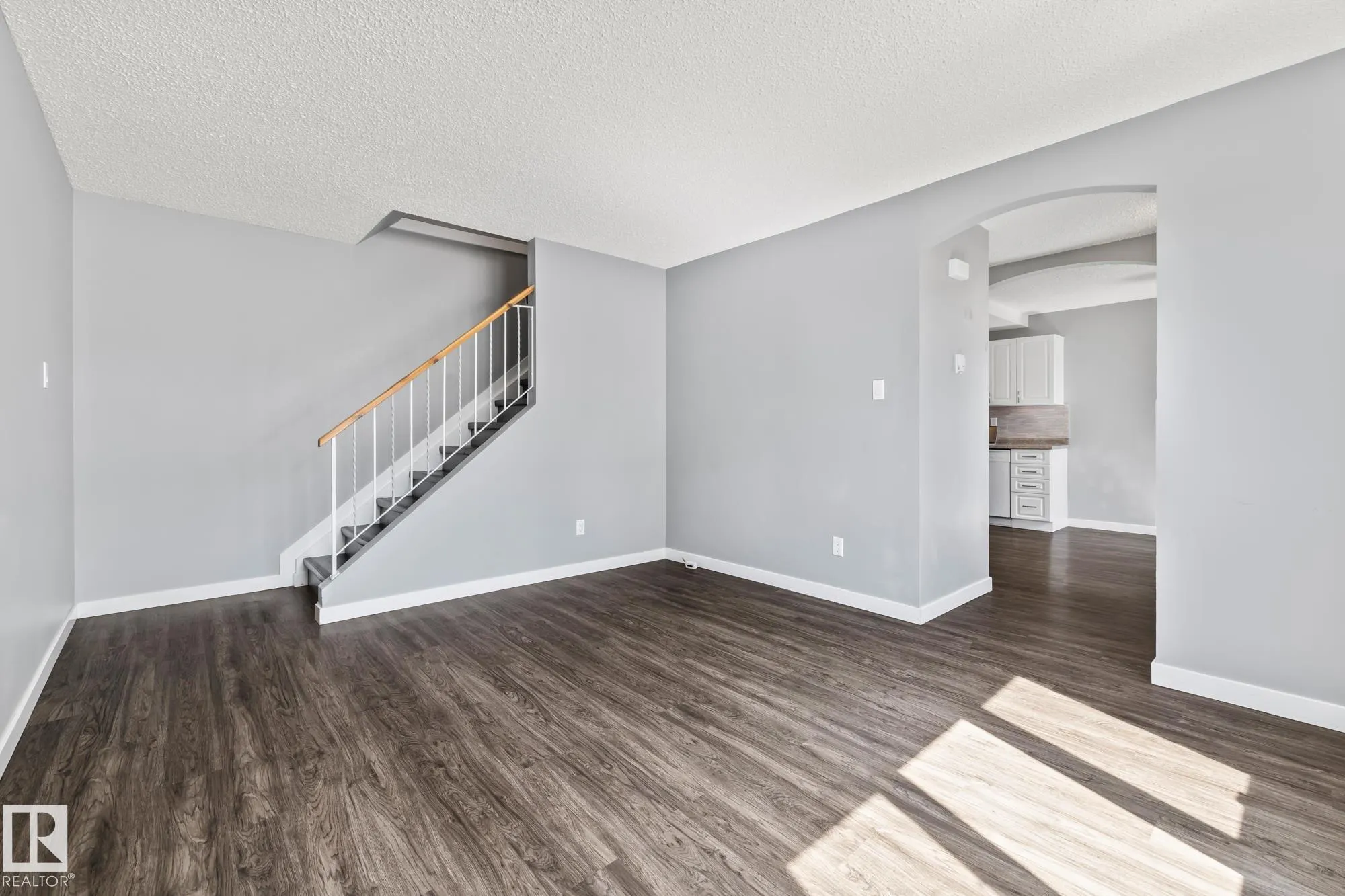 2B CLAREVIEW Village