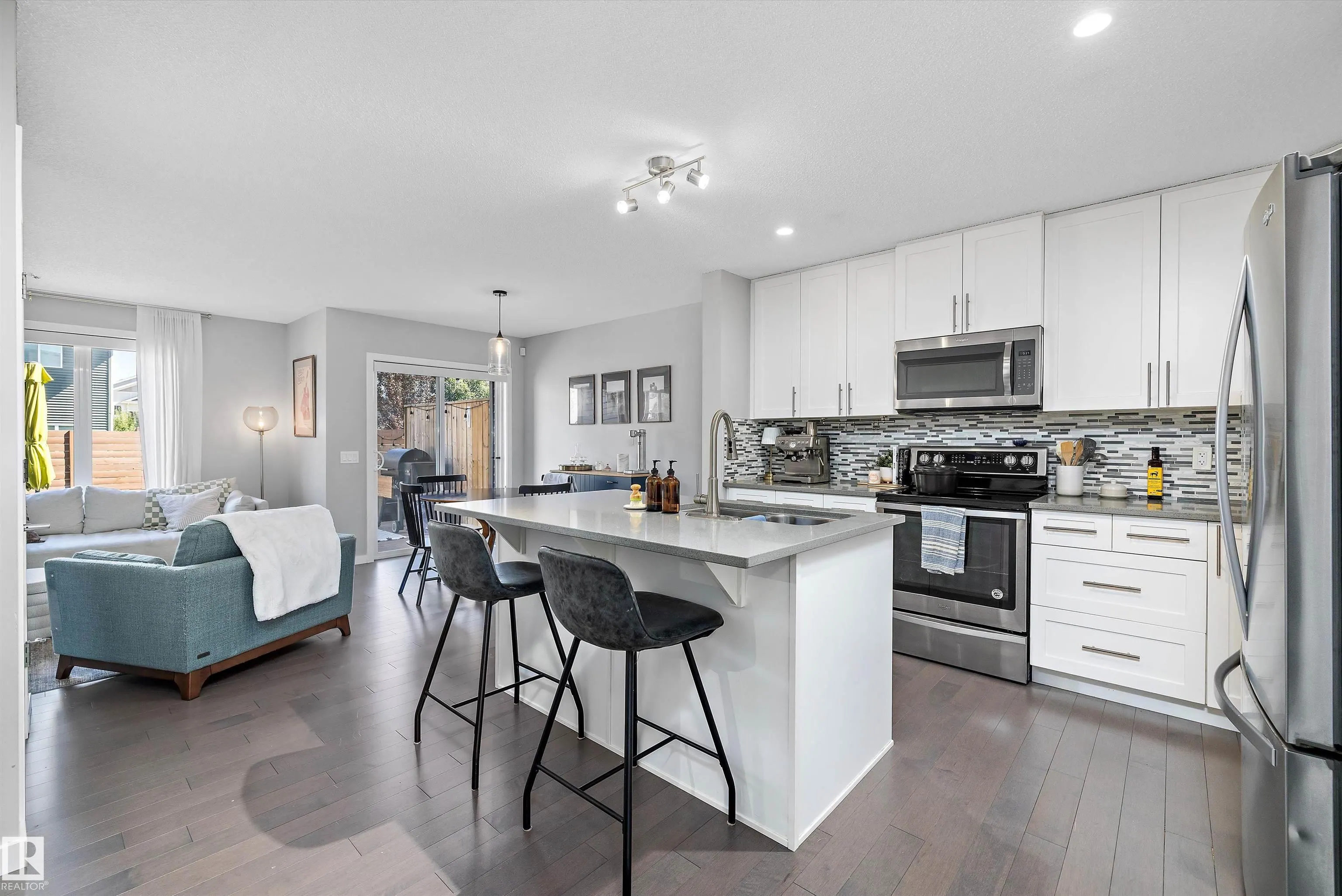 7 James Crescent