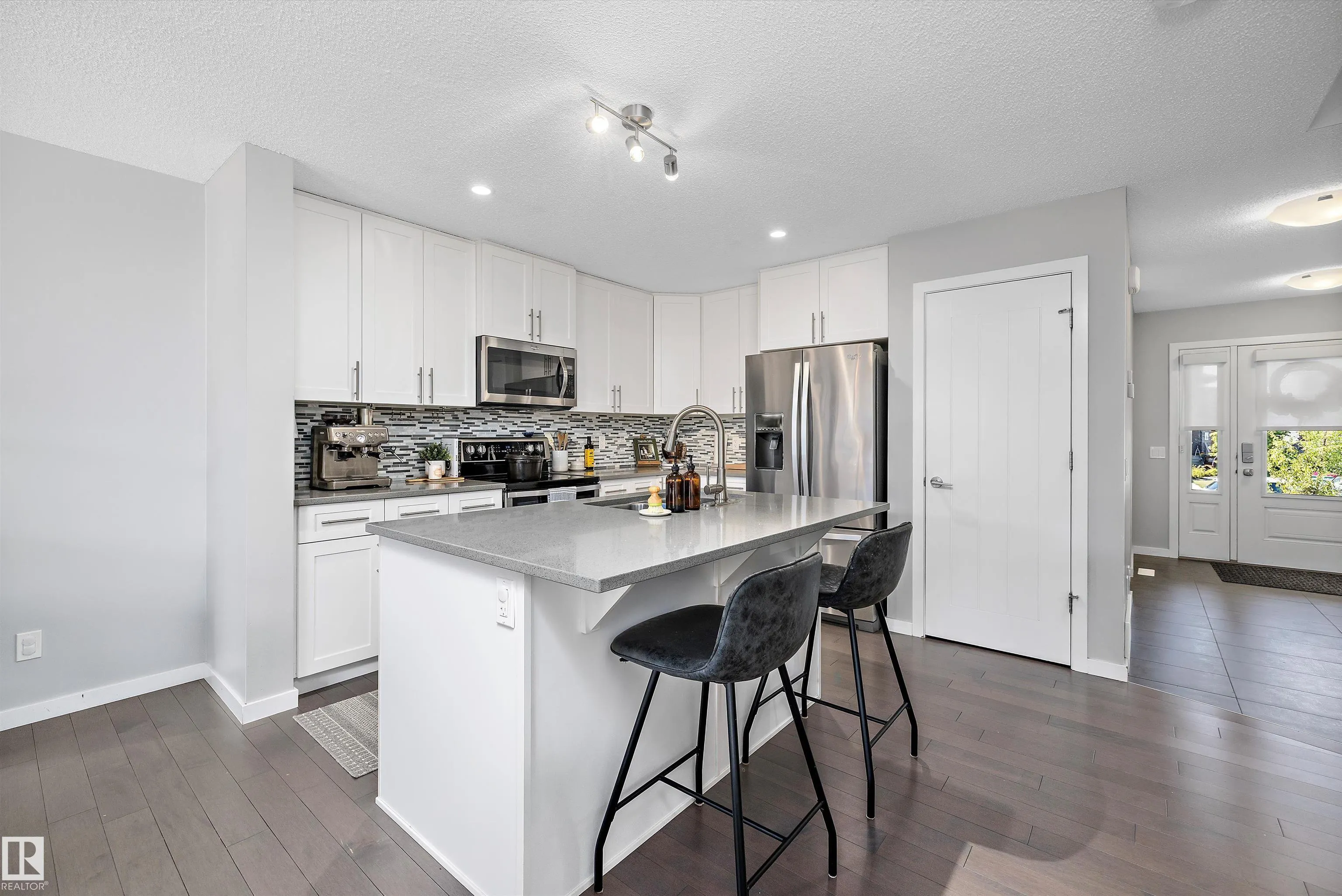 7 James Crescent
