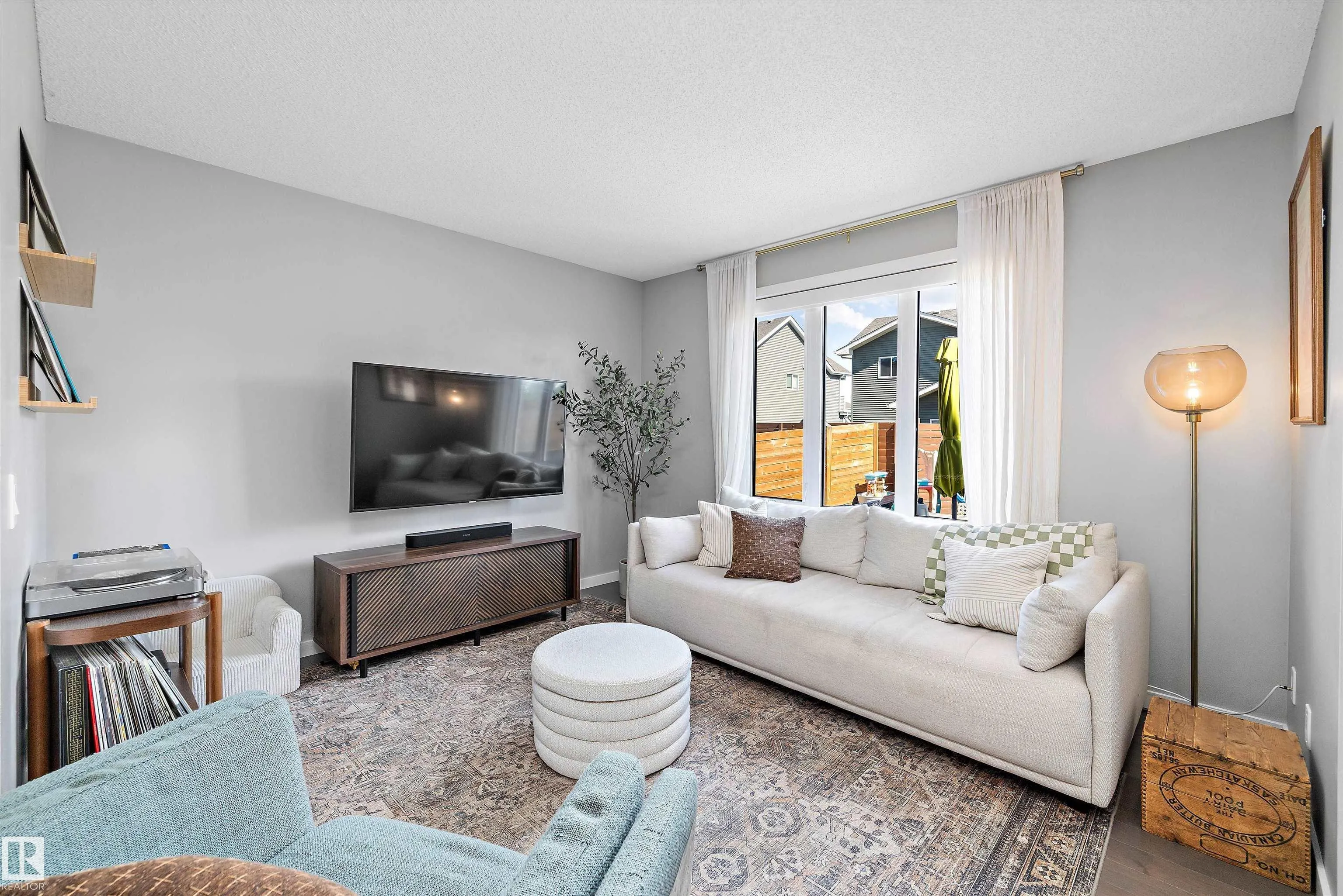 7 James Crescent