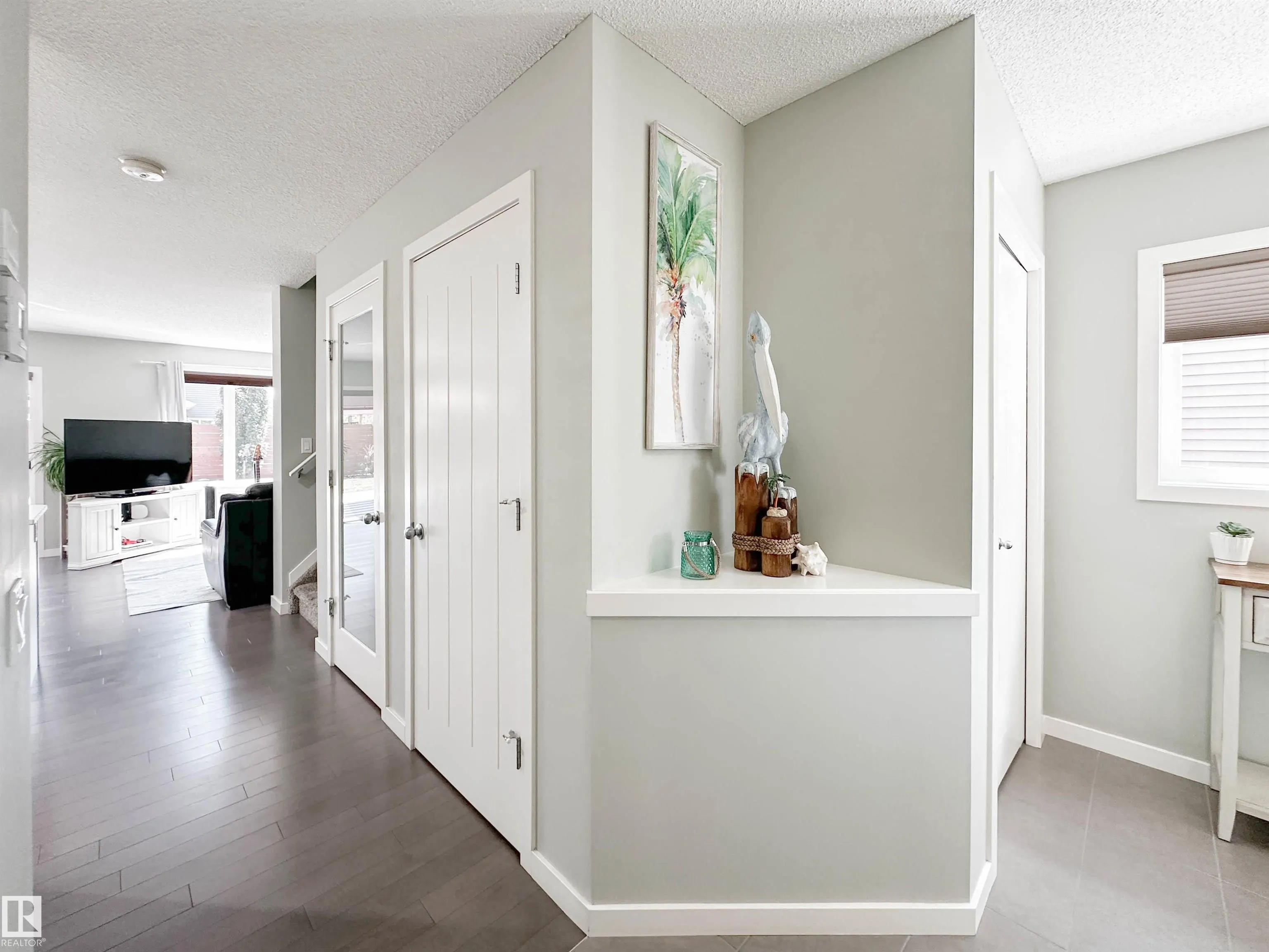 25 JAMES Crescent