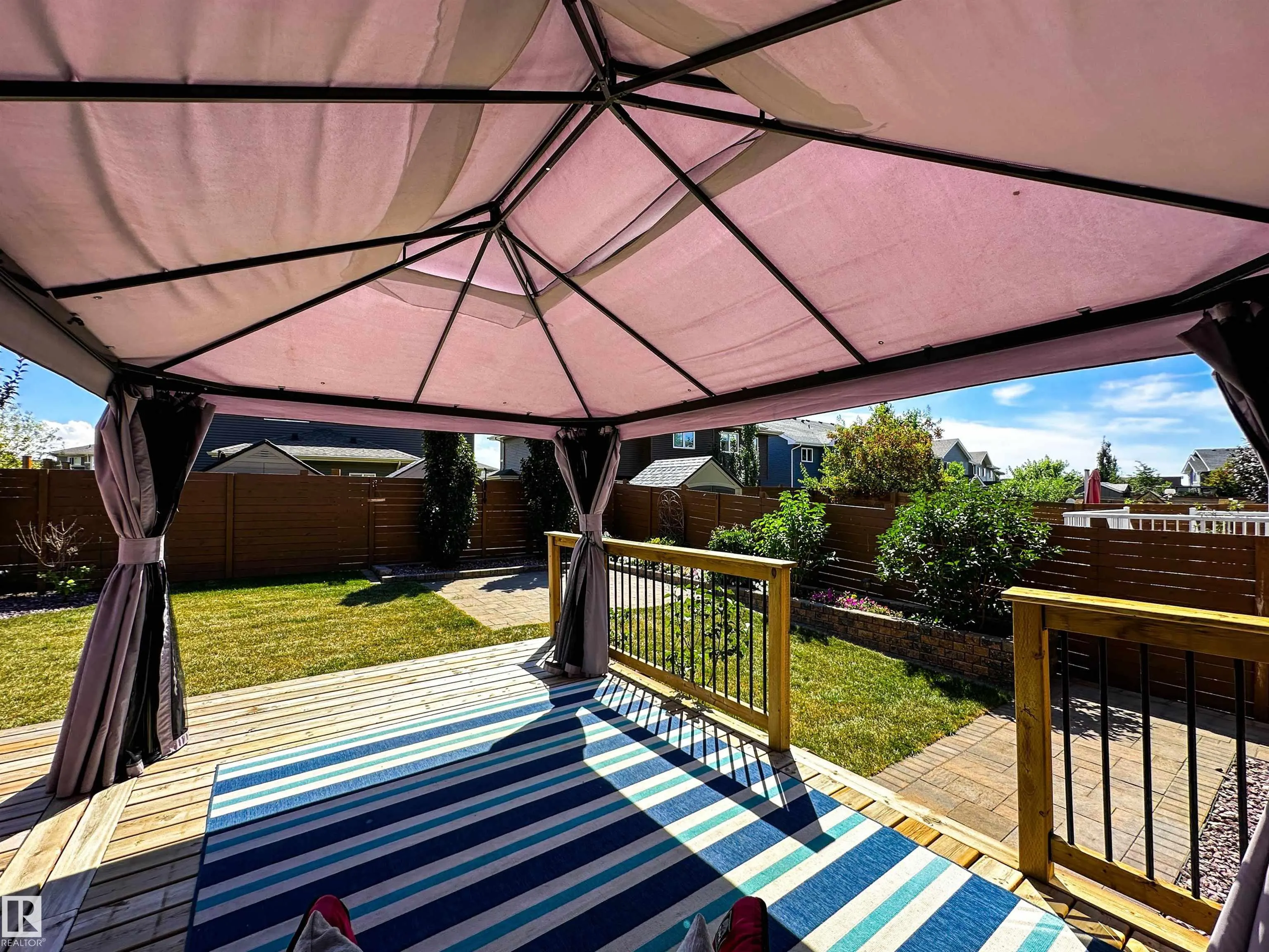 25 JAMES Crescent