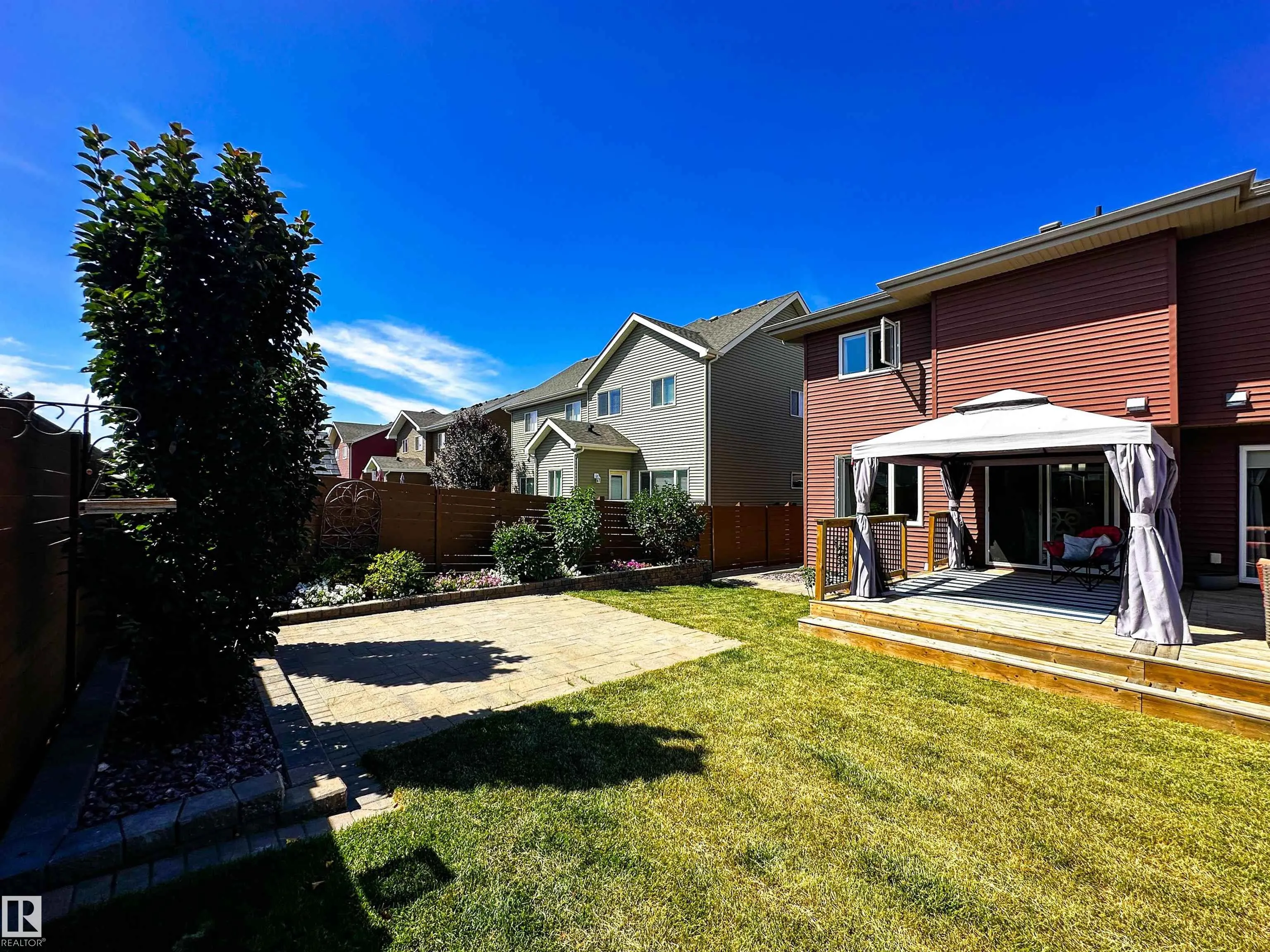 25 JAMES Crescent