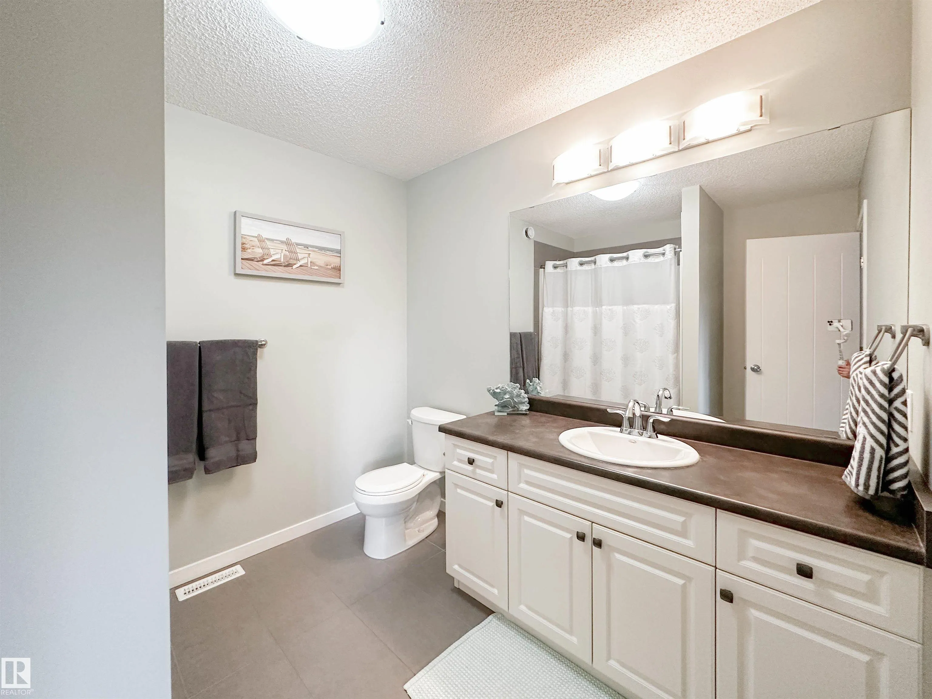 25 JAMES Crescent