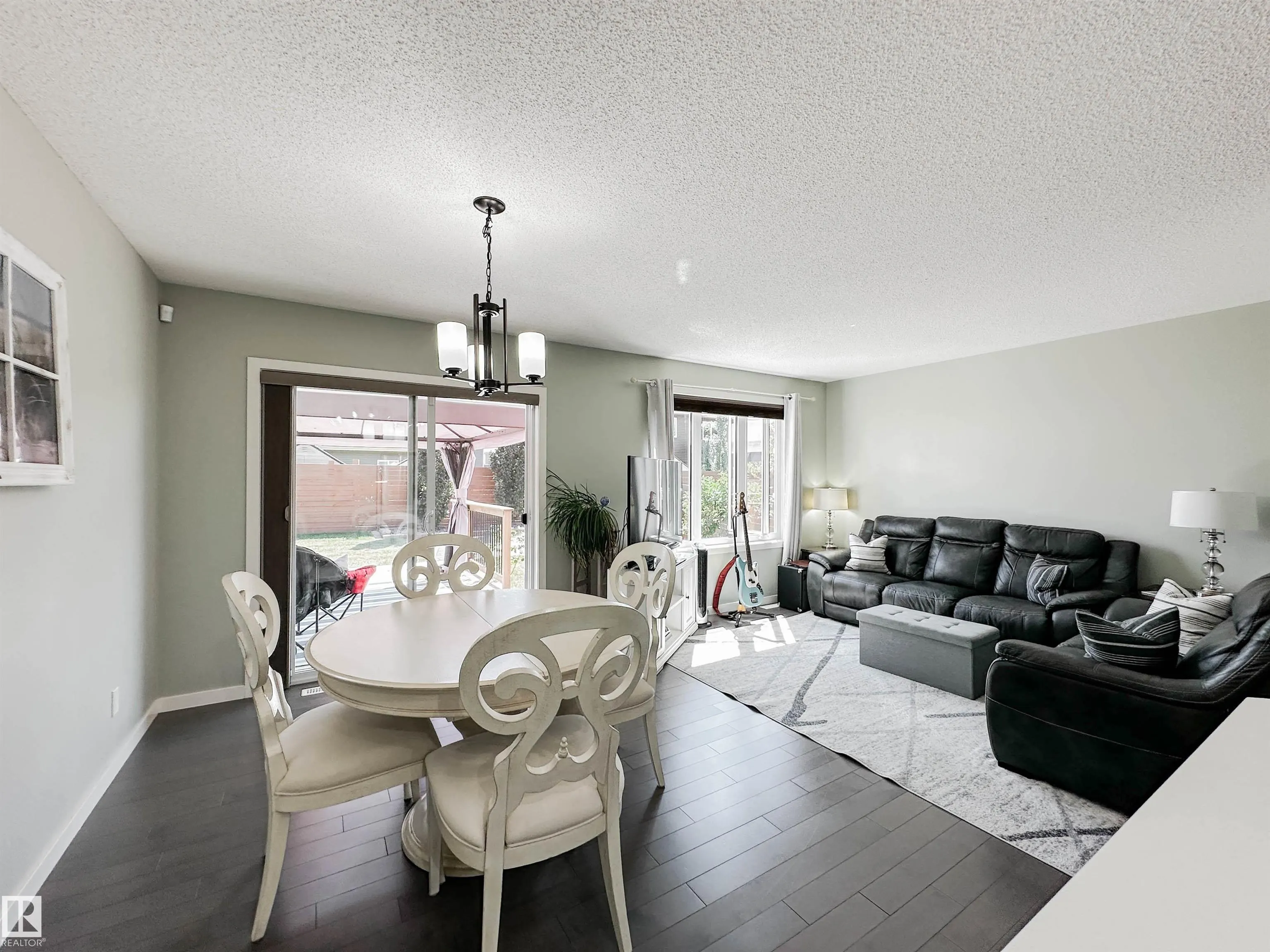 25 JAMES Crescent