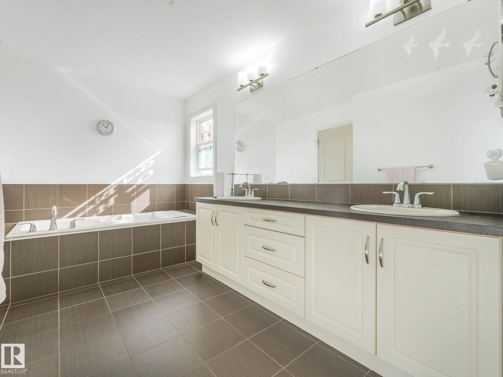 1004 SECORD Promenade