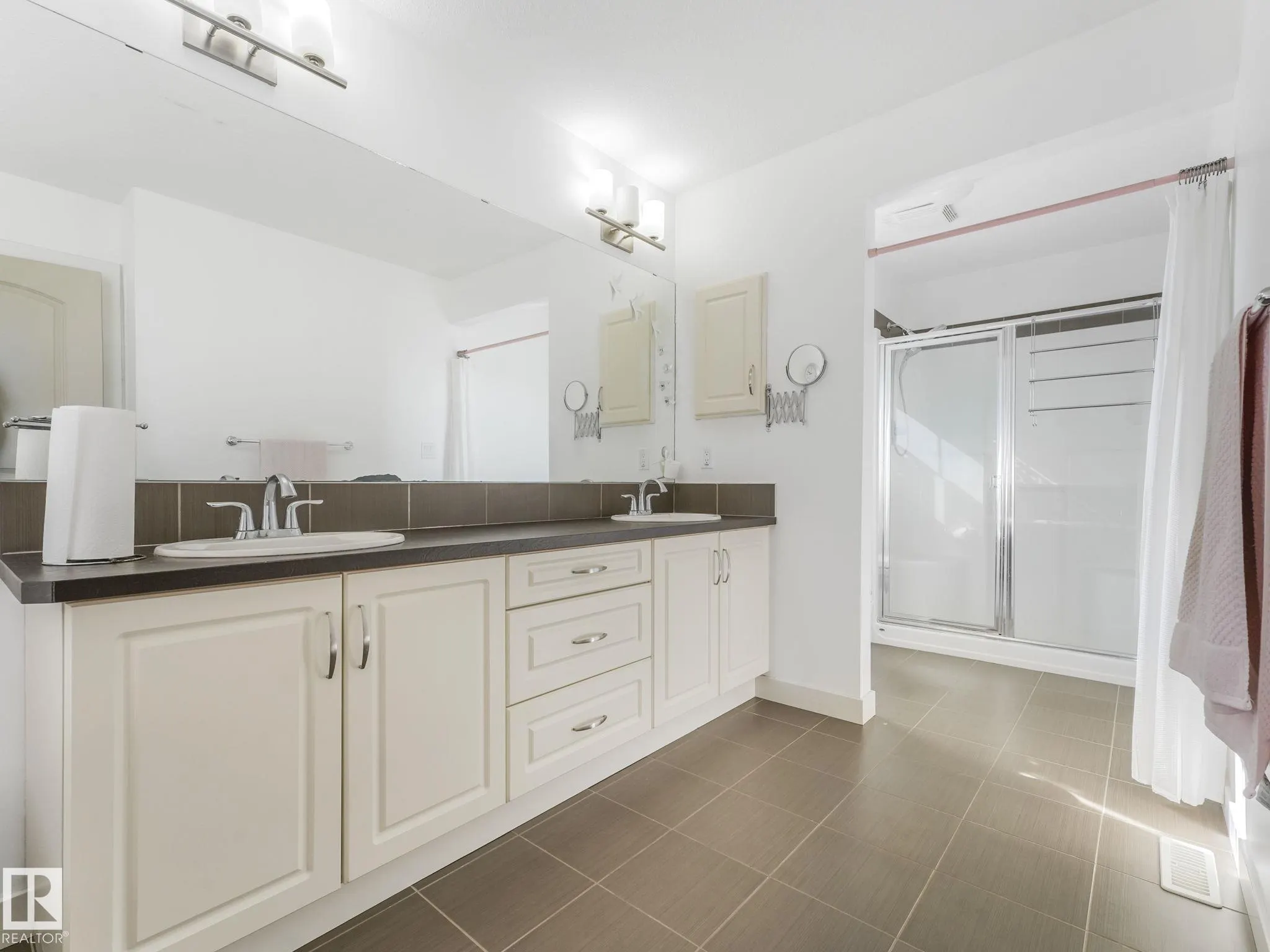1004 SECORD Promenade