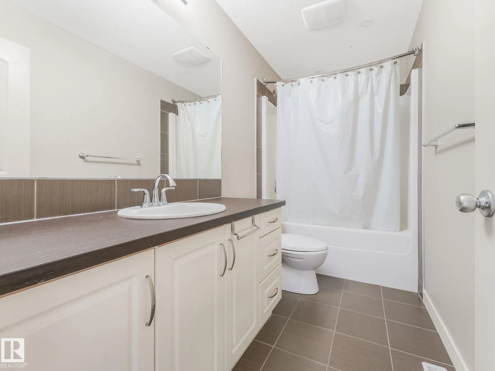 1004 SECORD Promenade