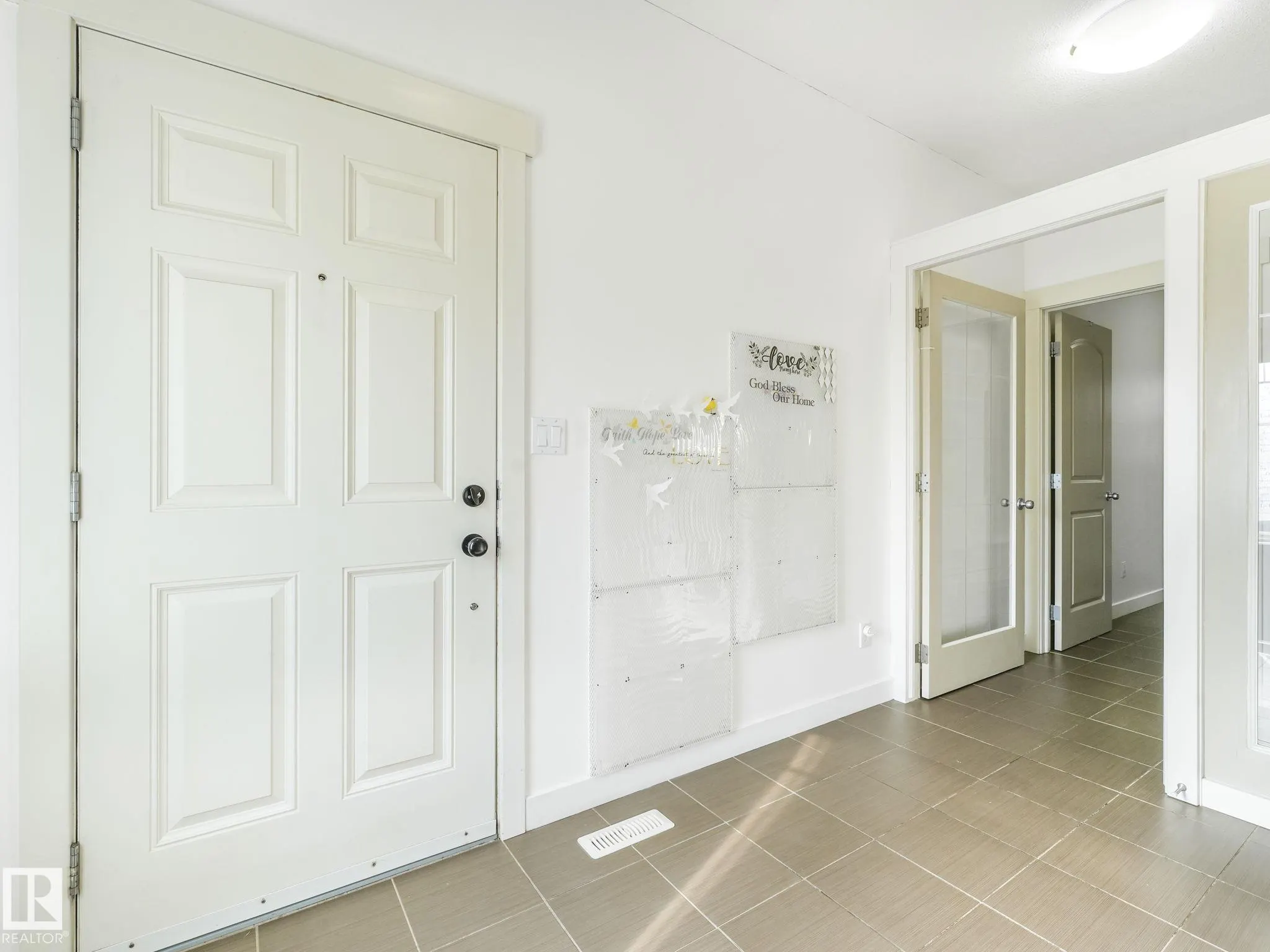 1004 SECORD Promenade