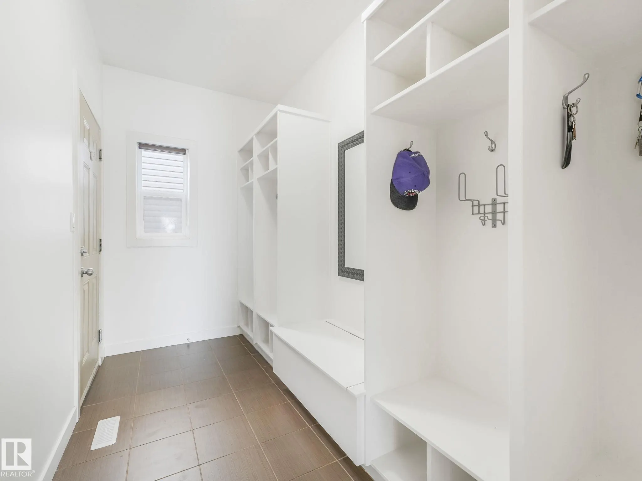 1004 SECORD Promenade