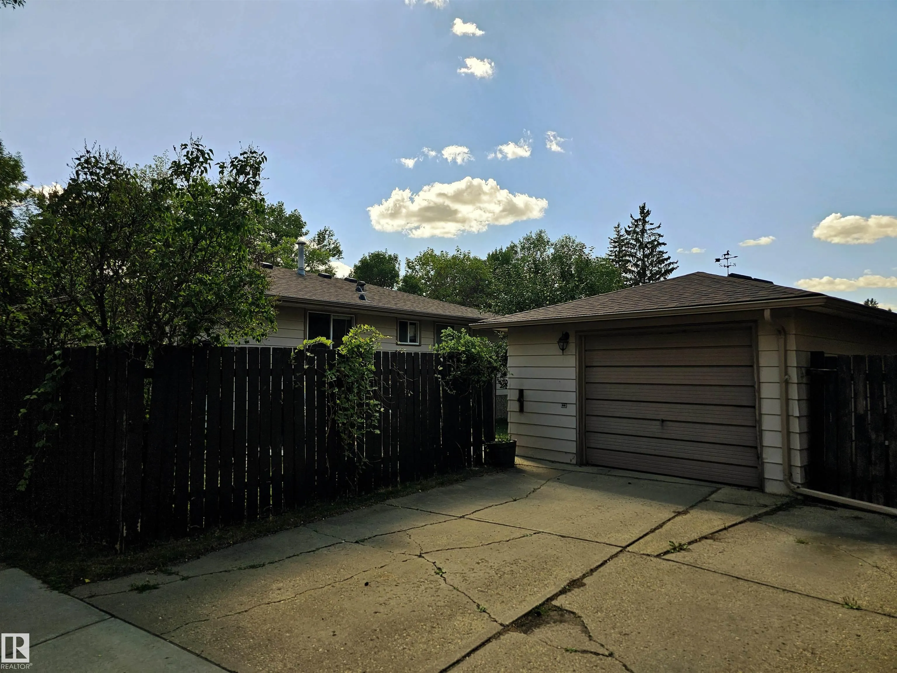 32 GATEWOOD Avenue