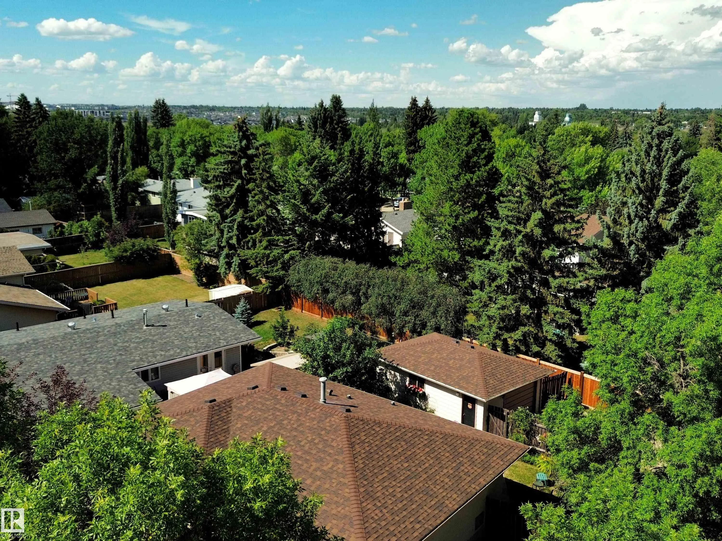 32 GATEWOOD Avenue