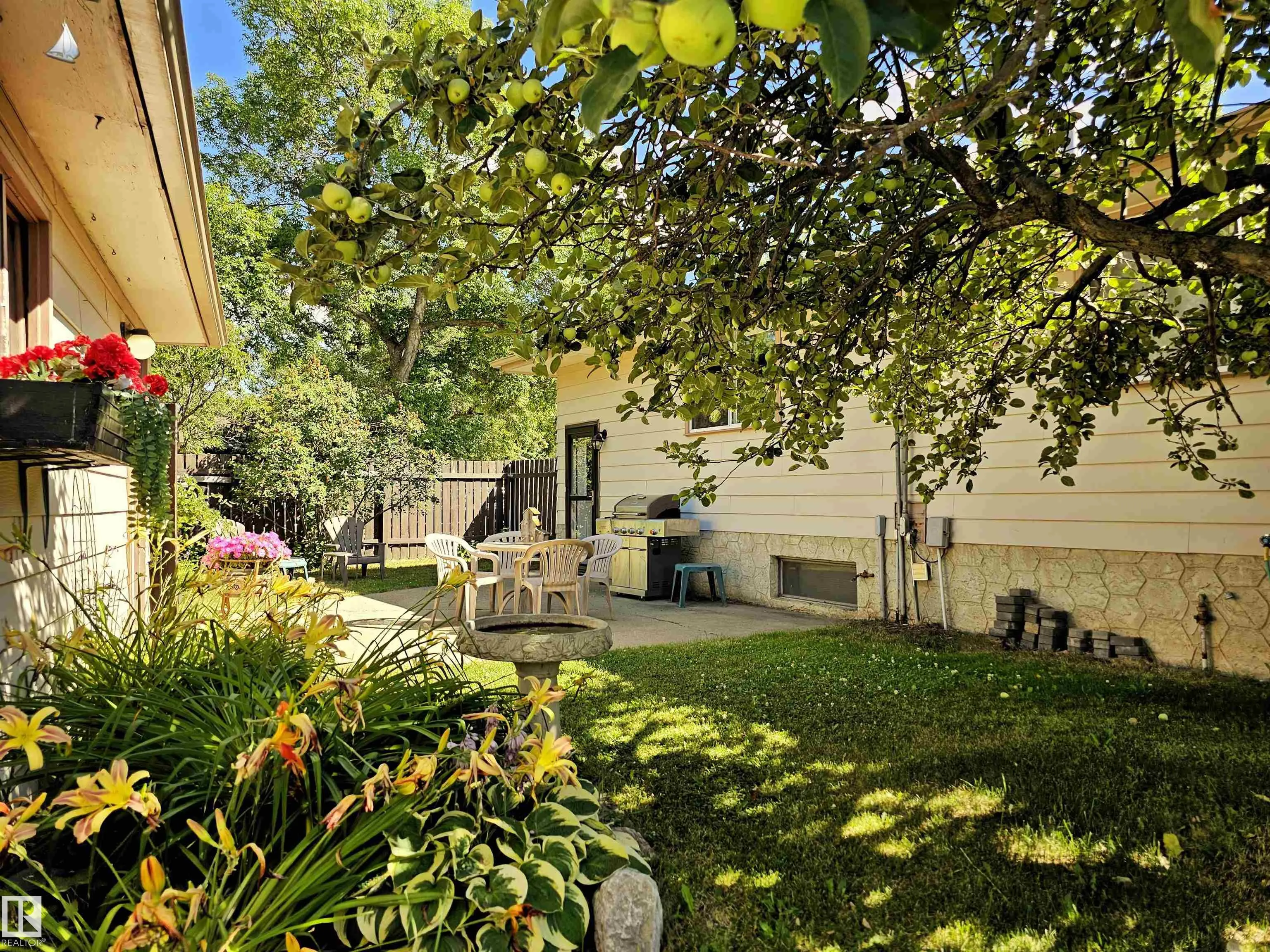 32 GATEWOOD Avenue