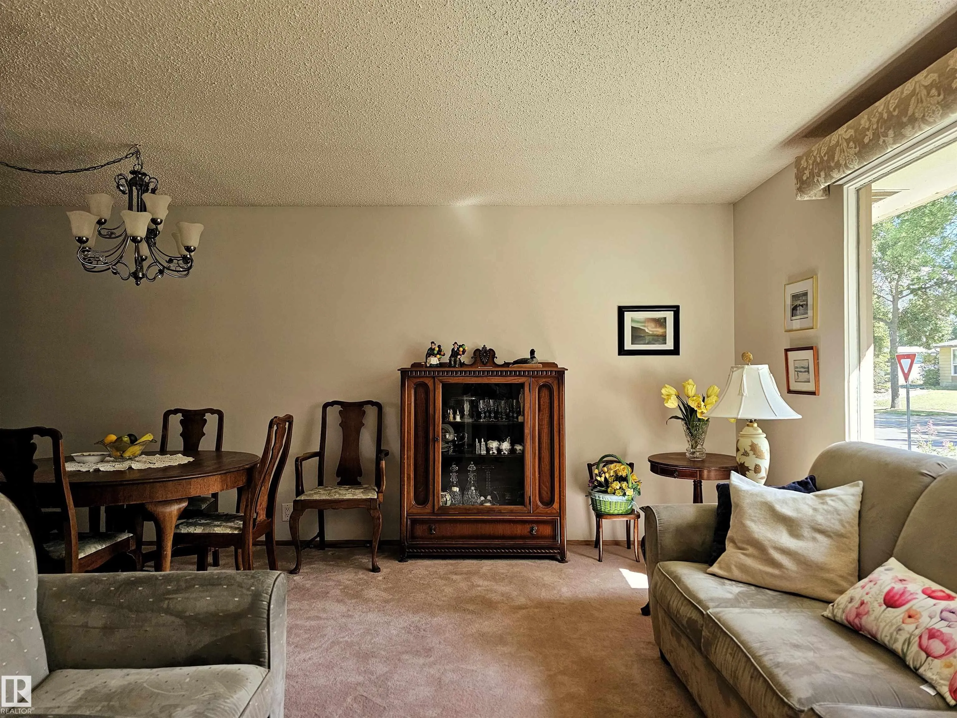32 GATEWOOD Avenue