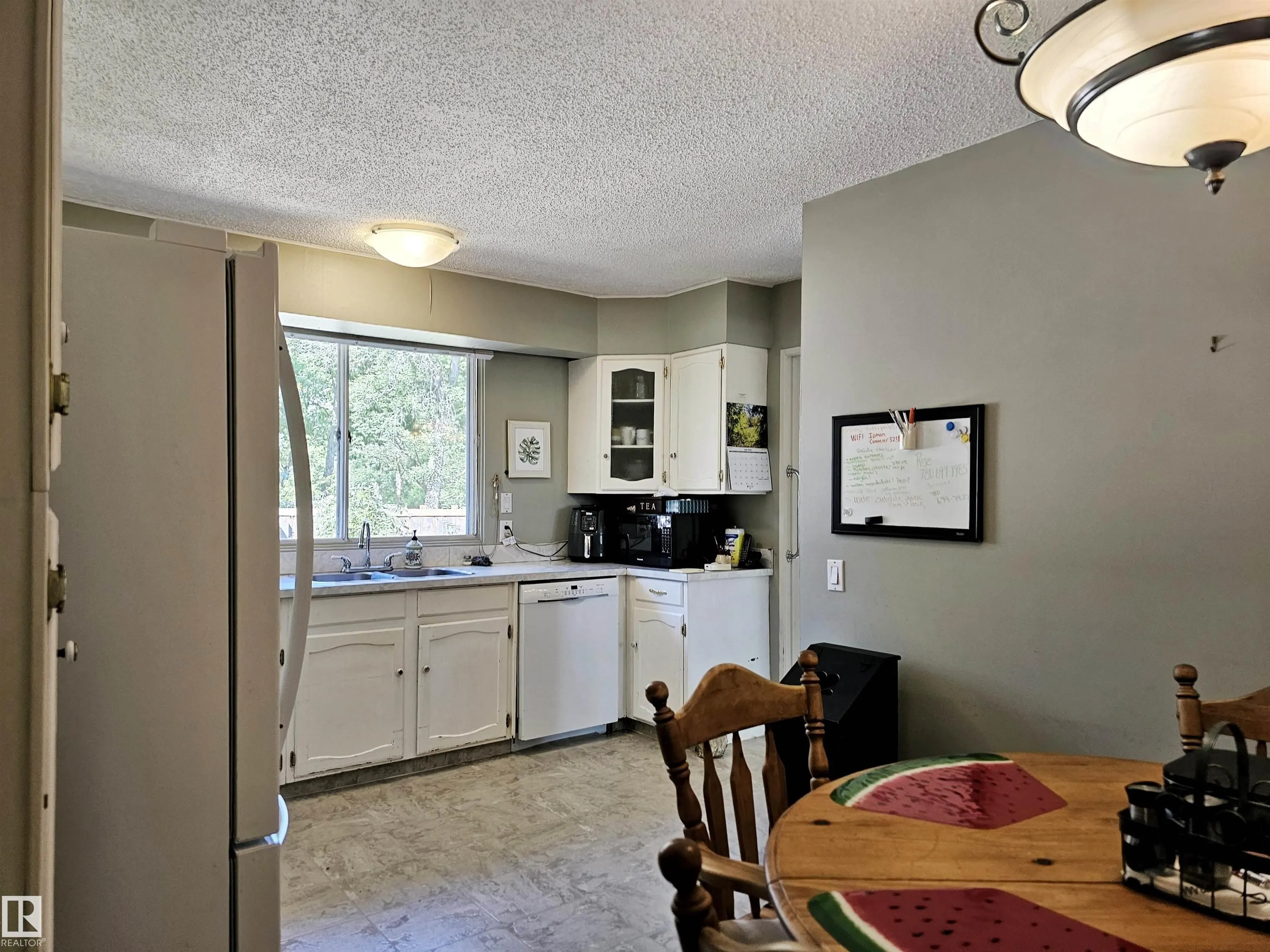 32 GATEWOOD Avenue