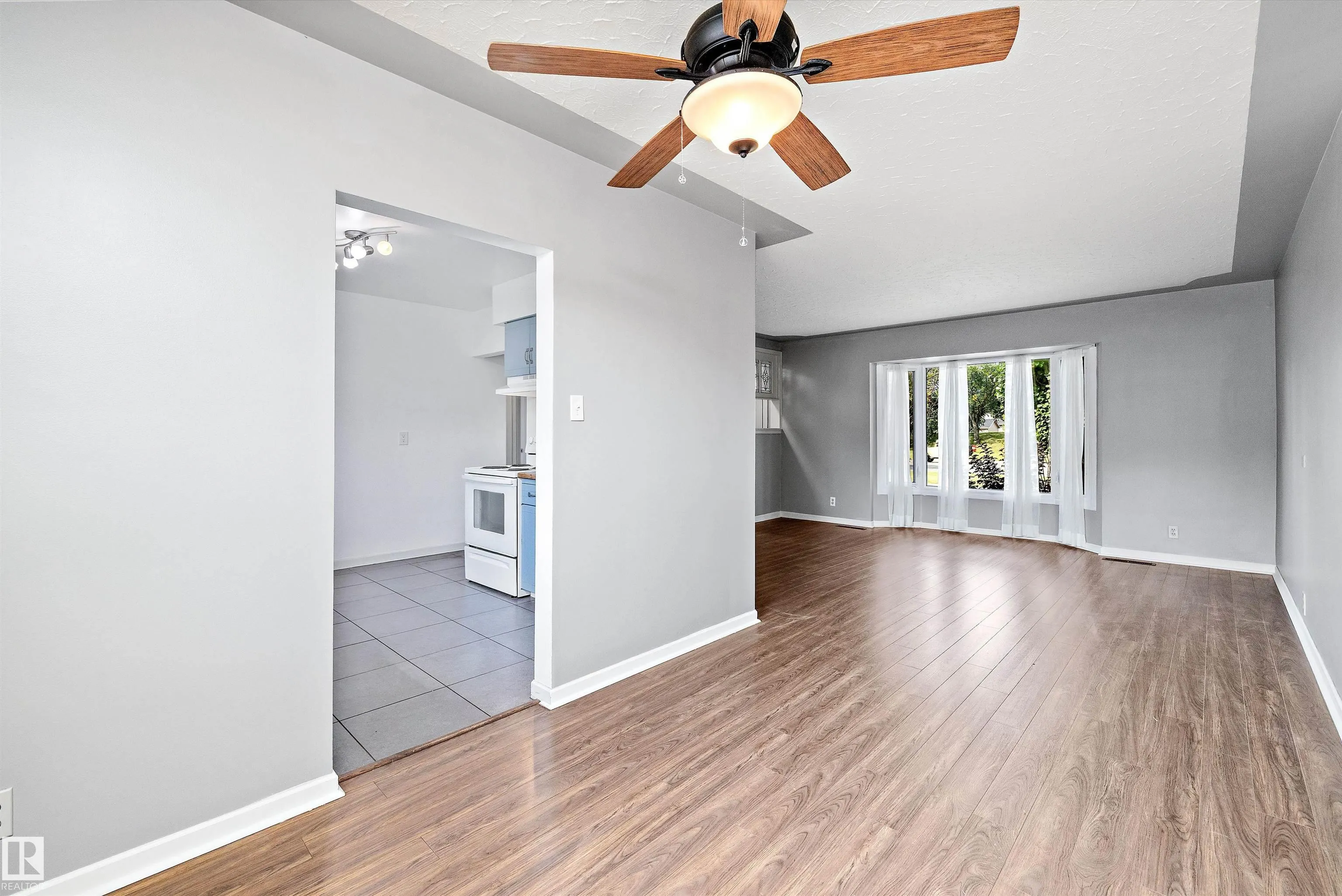 10607 149 Street