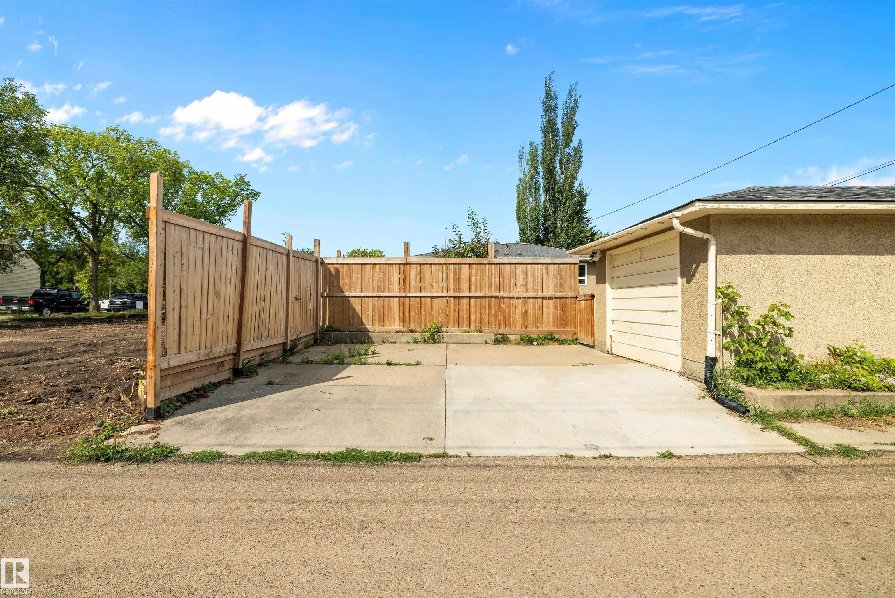 10607 149 Street