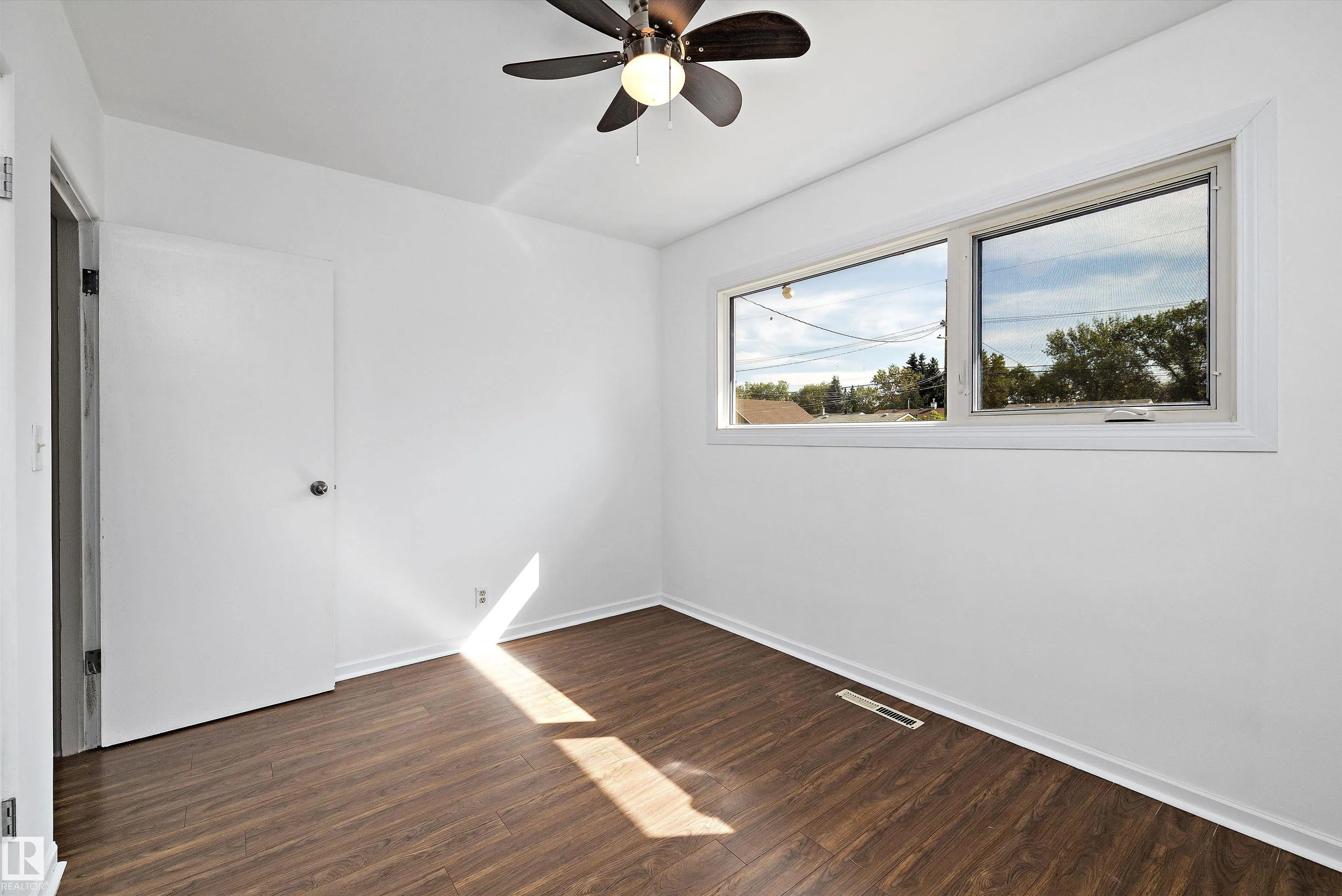10607 149 Street