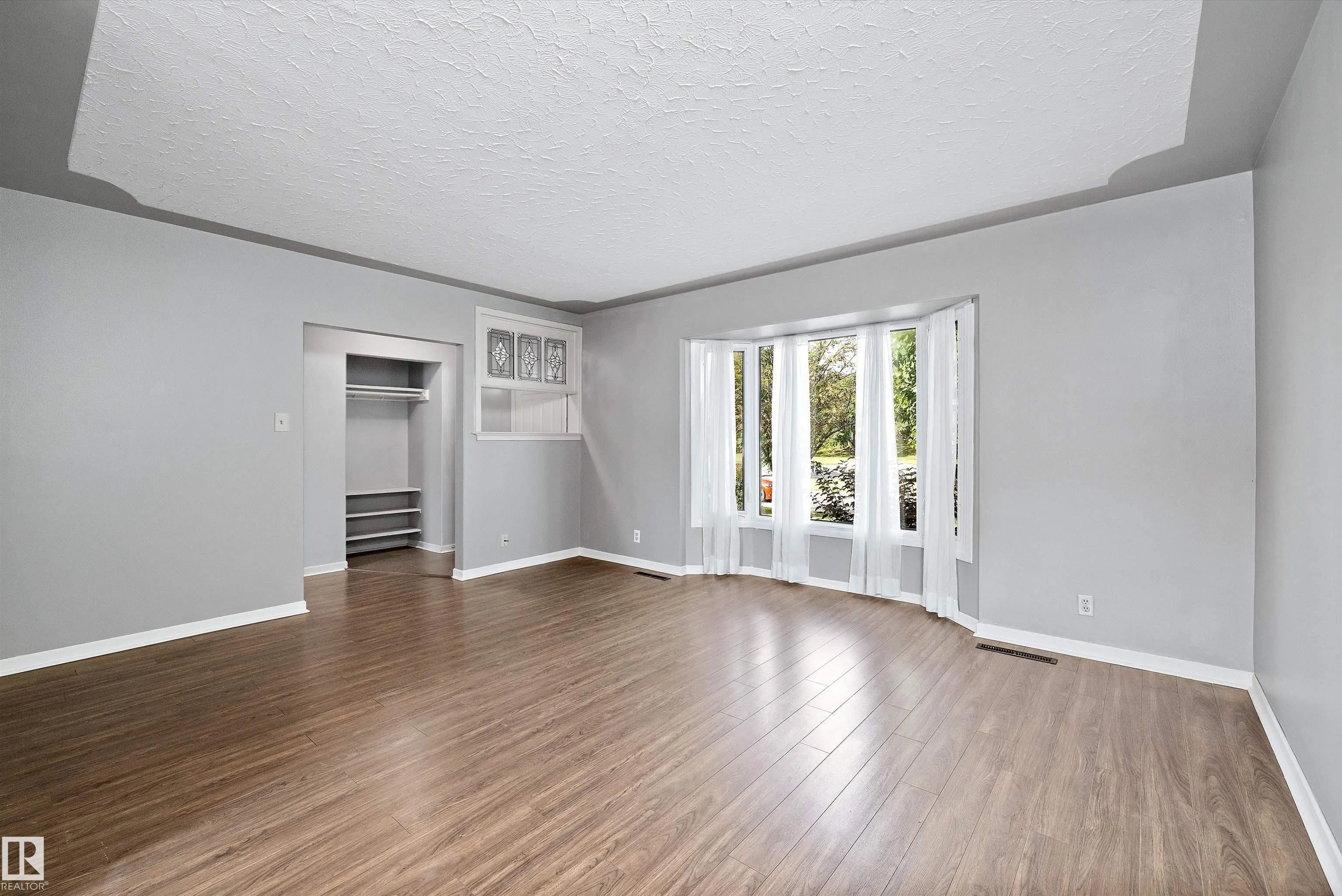 10607 149 Street