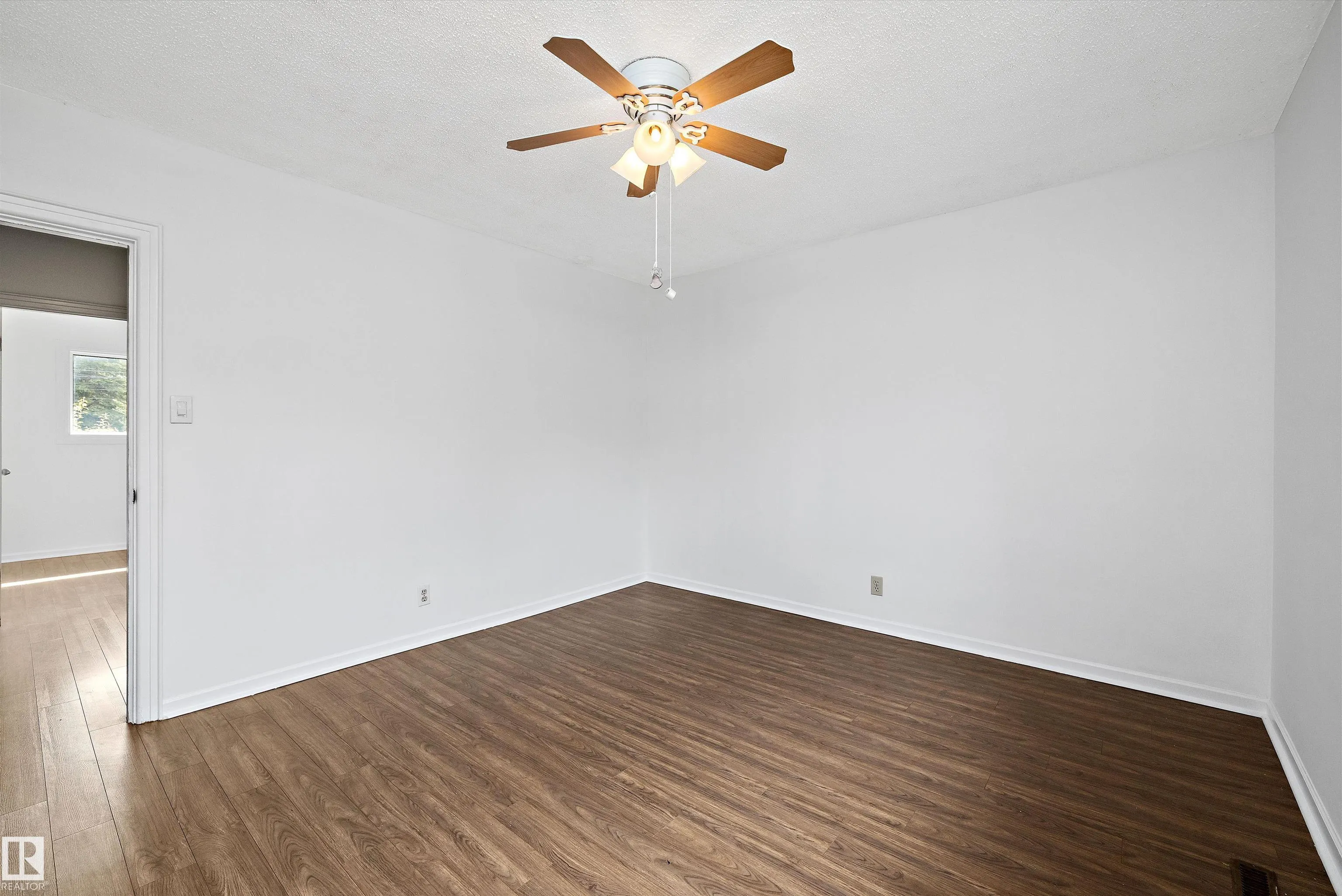 10607 149 Street