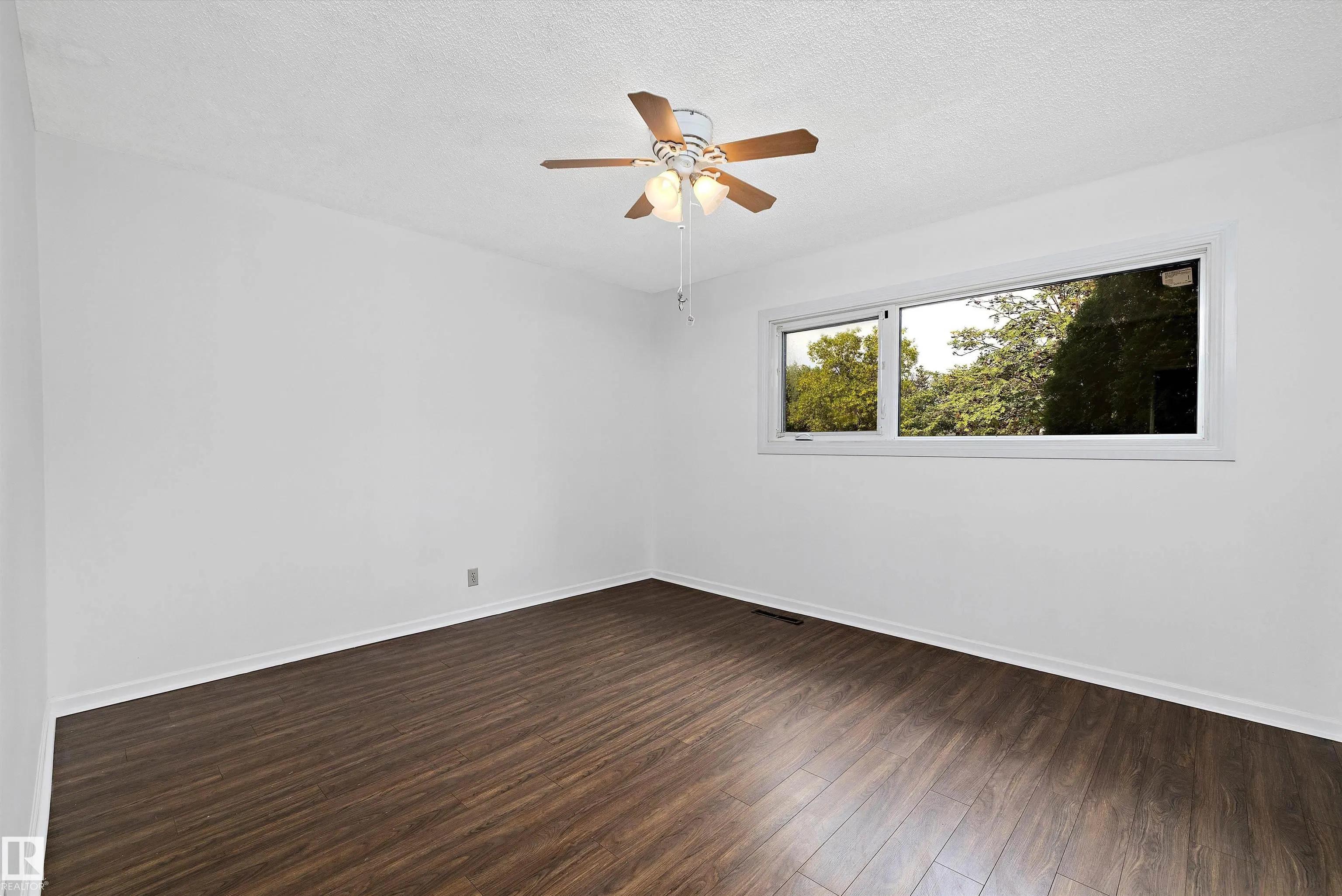 10607 149 Street