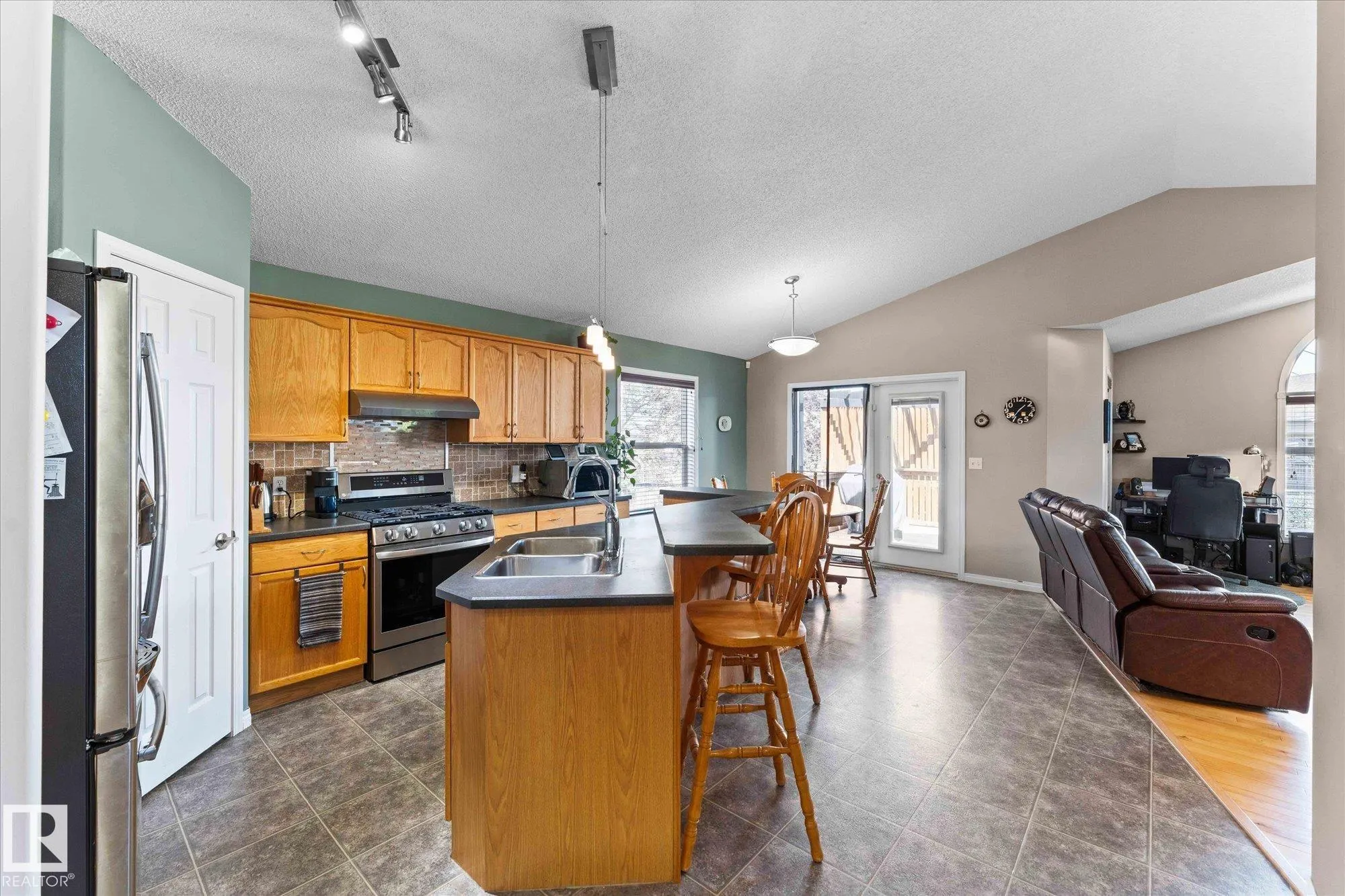 11 HUNTINGTON Bay