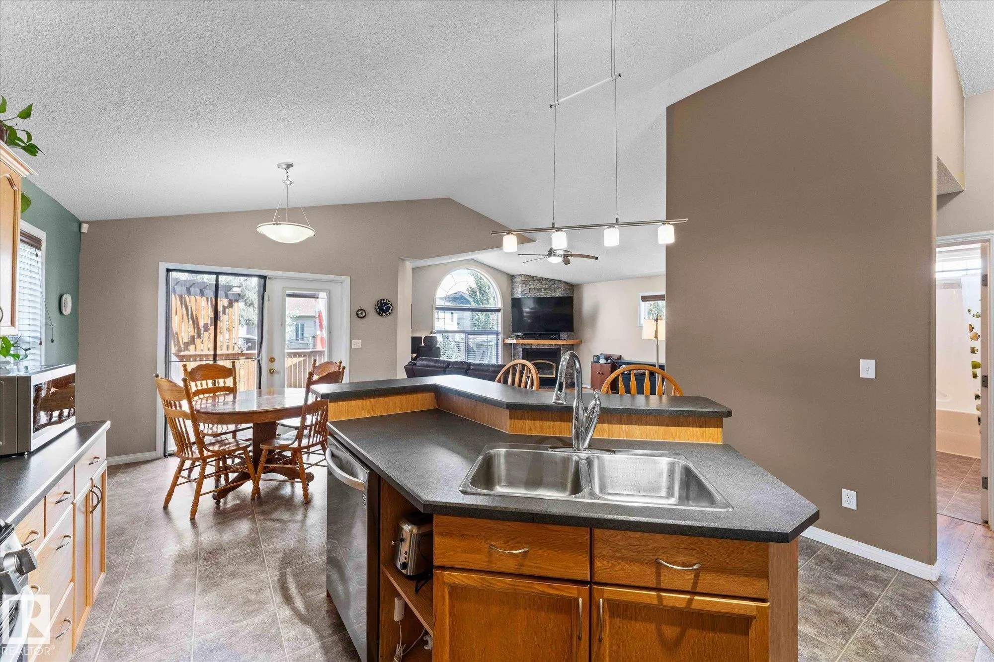 11 HUNTINGTON Bay
