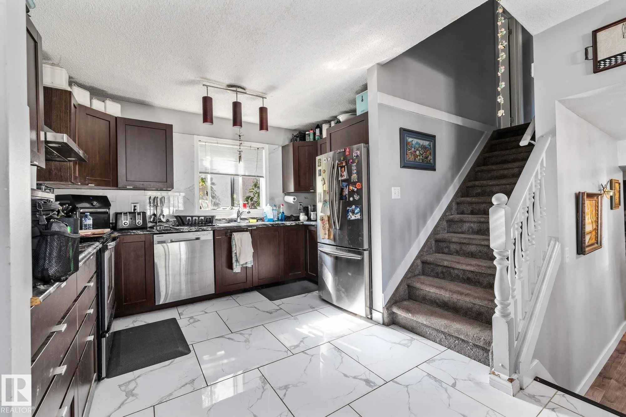 329 RIVER Point