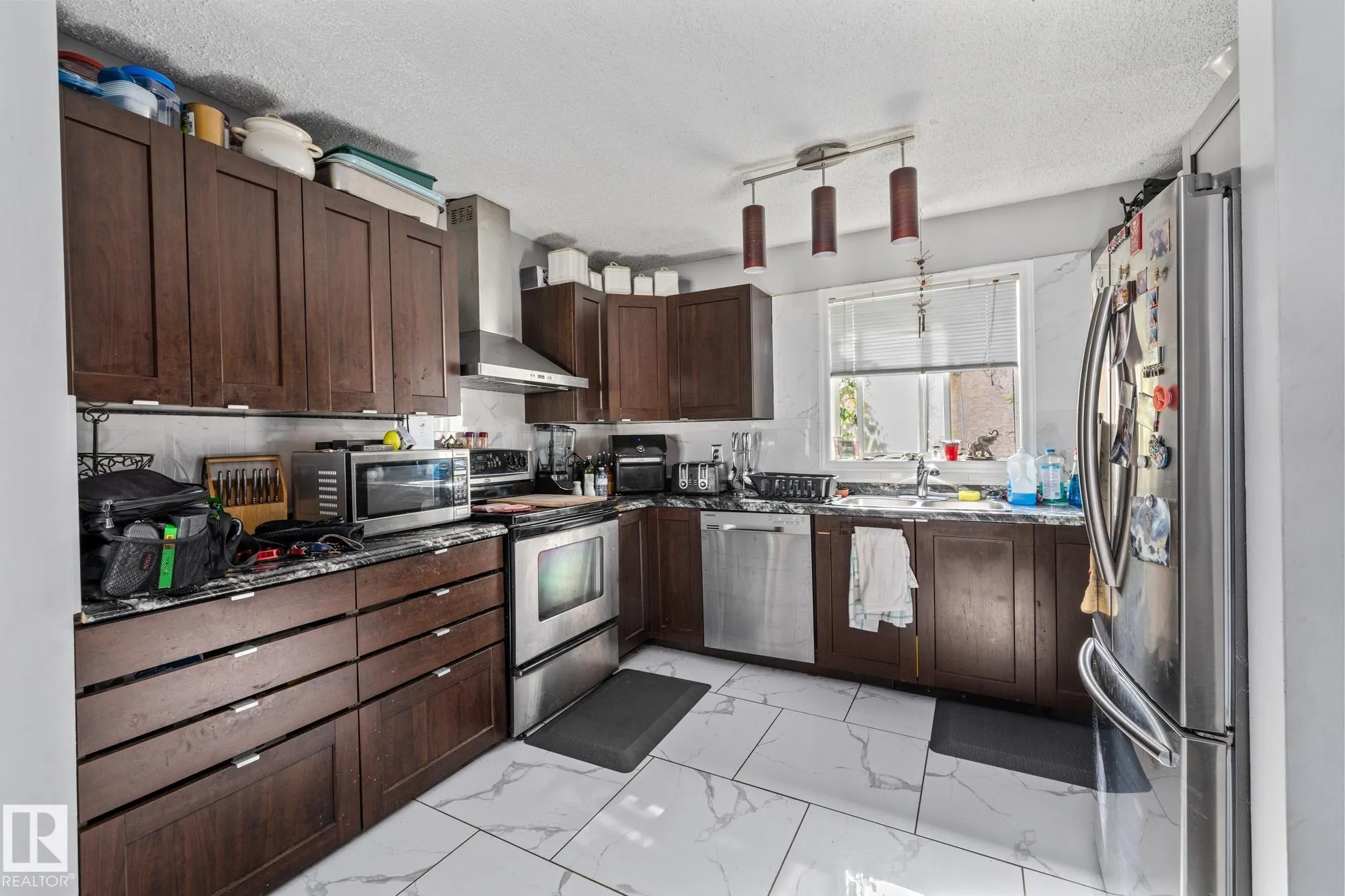 329 RIVER Point