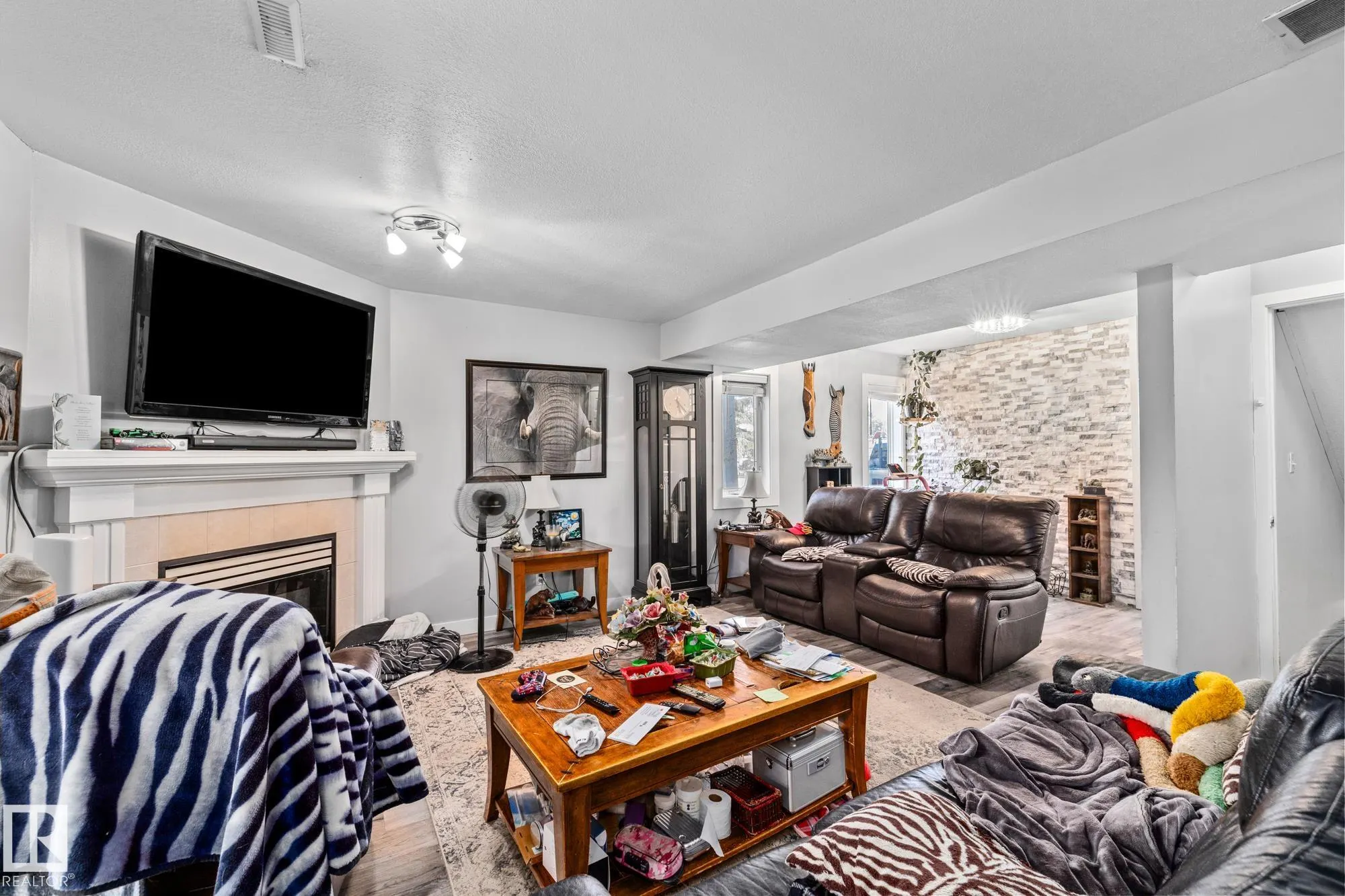 329 RIVER Point