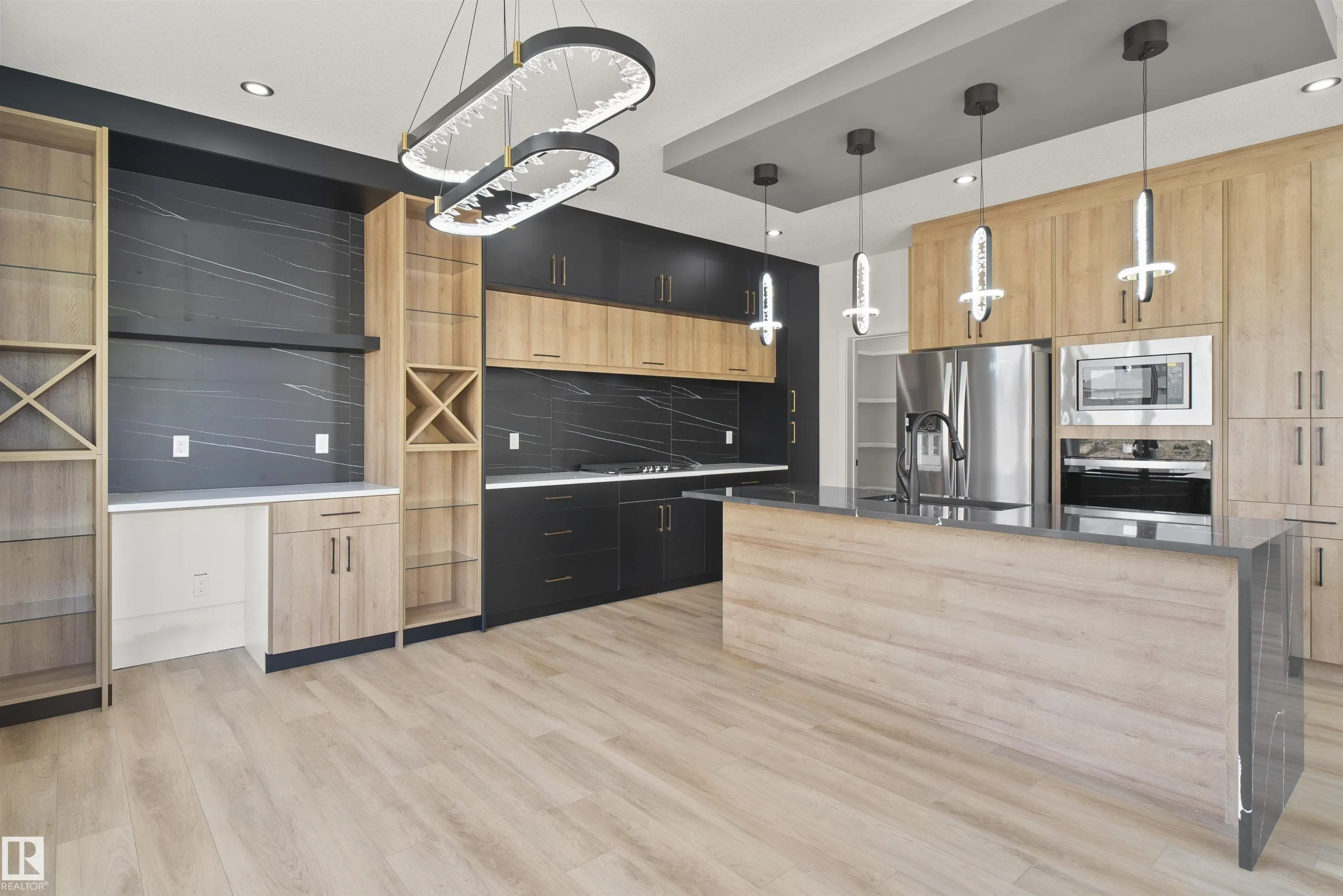 92 Eldridge Point(e)